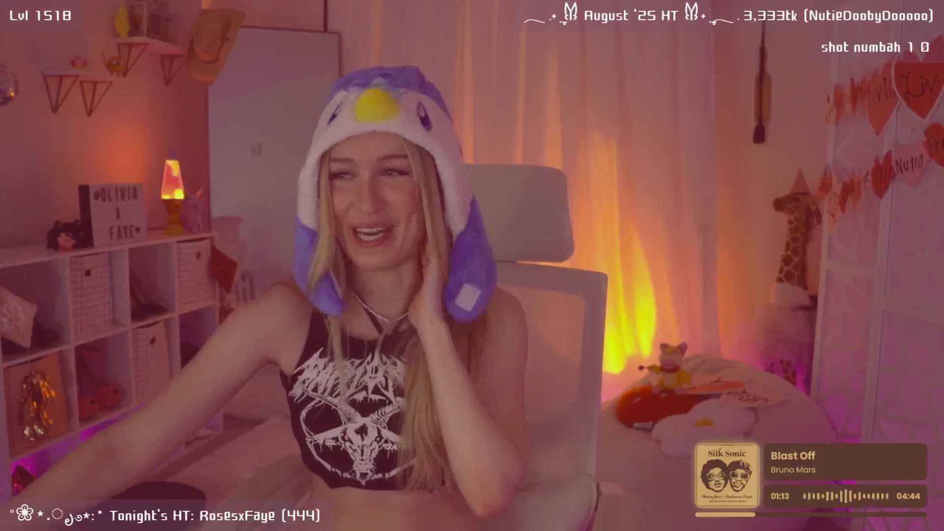 Gallery image thumbnail from OliviaxFaye's myfreecams stream on, 08/30/2025, 05:58 image 6 of 20
