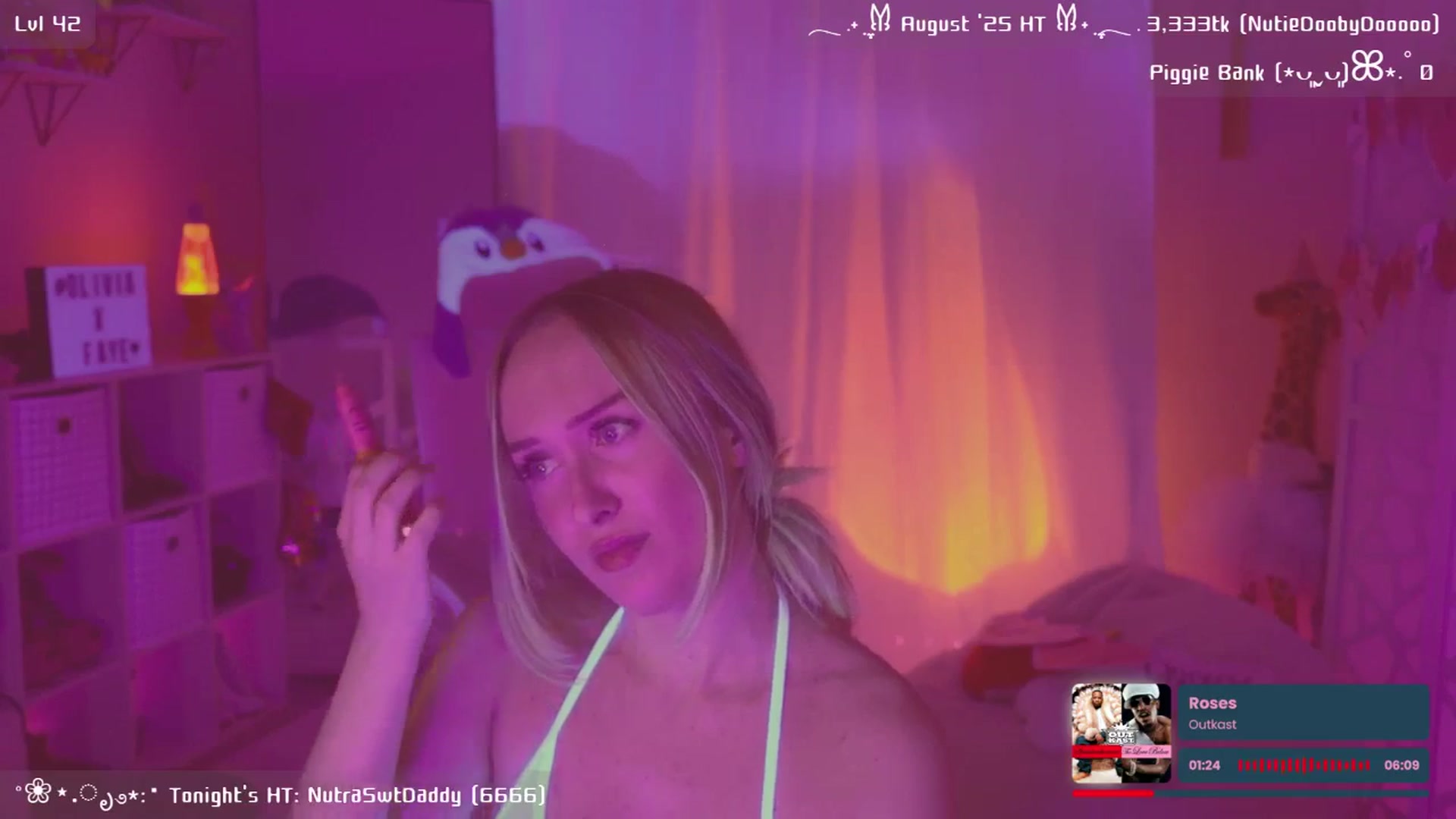 Gallery image thumbnail from OliviaxFaye's myfreecams stream on, 09/02/2025, 05:19 image 20 of 20