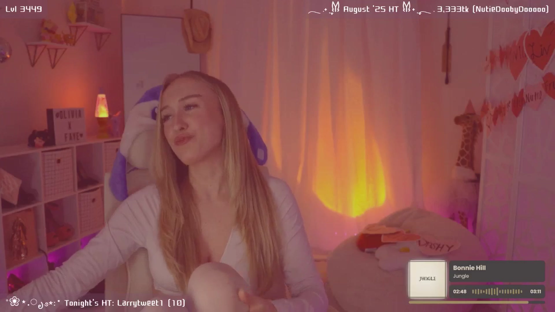 Gallery image thumbnail from OliviaxFaye's myfreecams stream on, 09/02/2025, 05:19 image 5 of 20