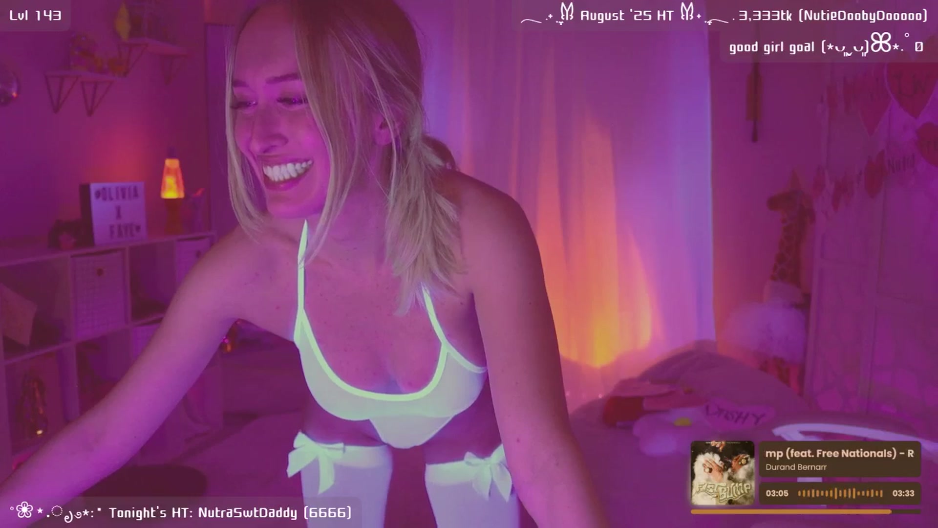 Gallery image thumbnail from OliviaxFaye's myfreecams stream on, 09/02/2025, 05:19 image 15 of 20