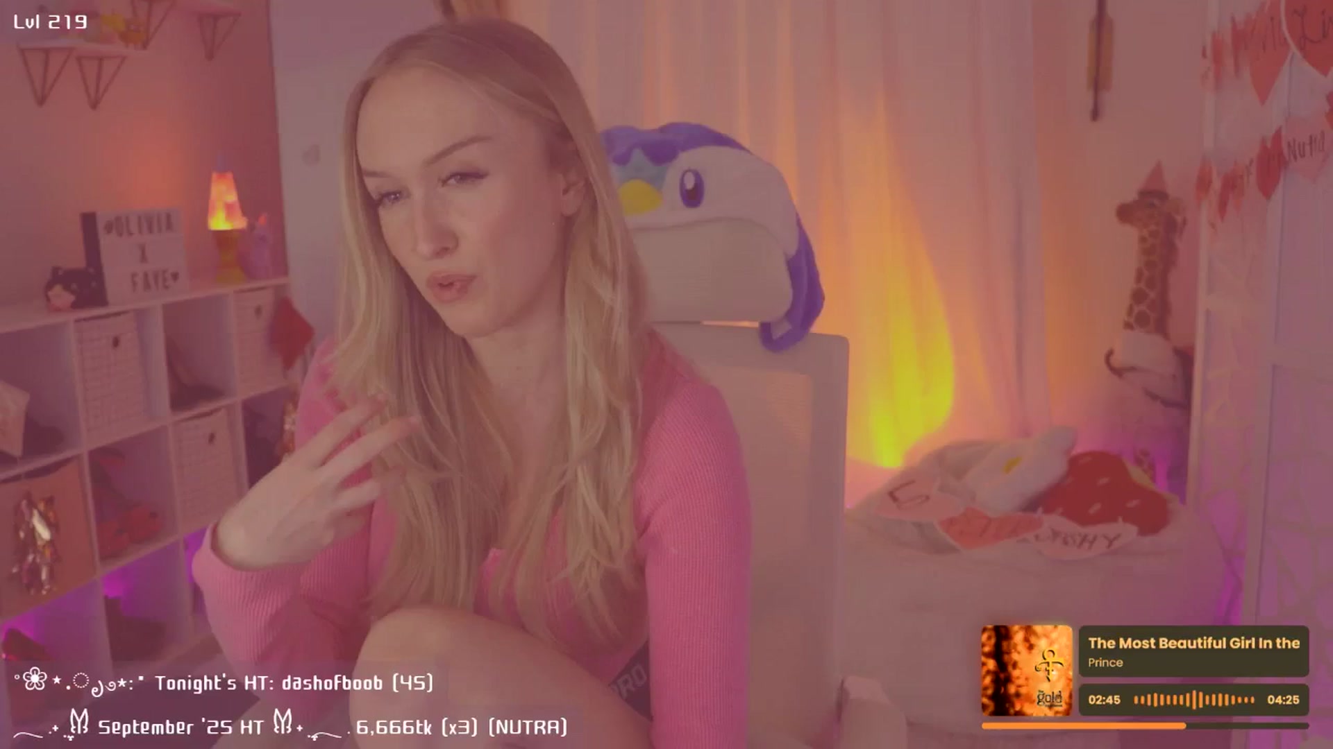 Gallery image thumbnail from OliviaxFaye's myfreecams stream on, 09/11/2025, 04:55 image 11 of 20