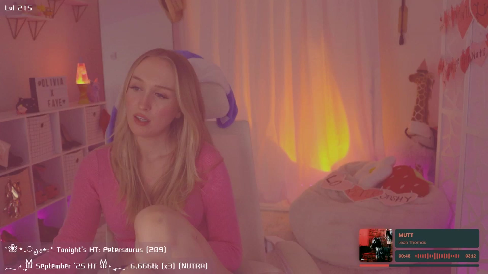Gallery image thumbnail from OliviaxFaye's myfreecams stream on, 09/11/2025, 04:55 image 17 of 20
