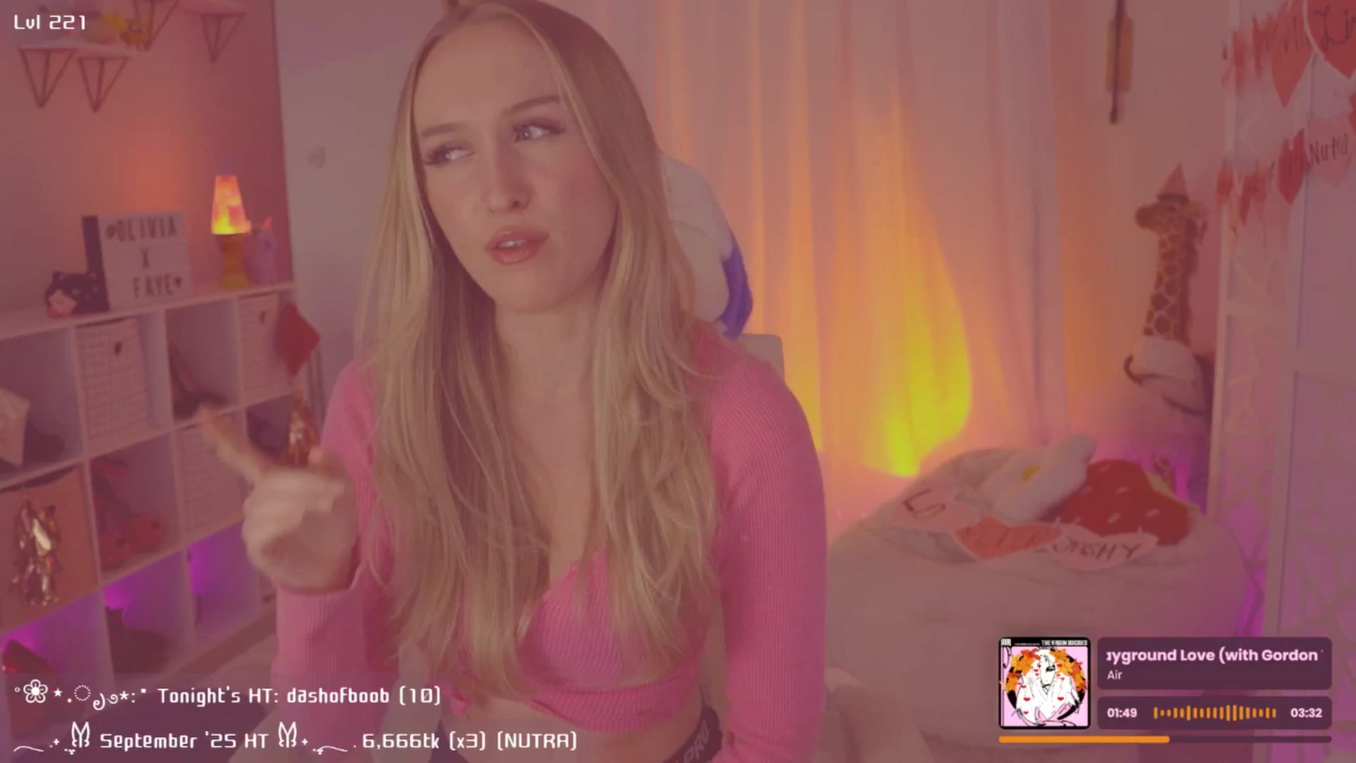 Gallery image thumbnail from OliviaxFaye's myfreecams stream on, 09/11/2025, 04:55 image 4 of 20
