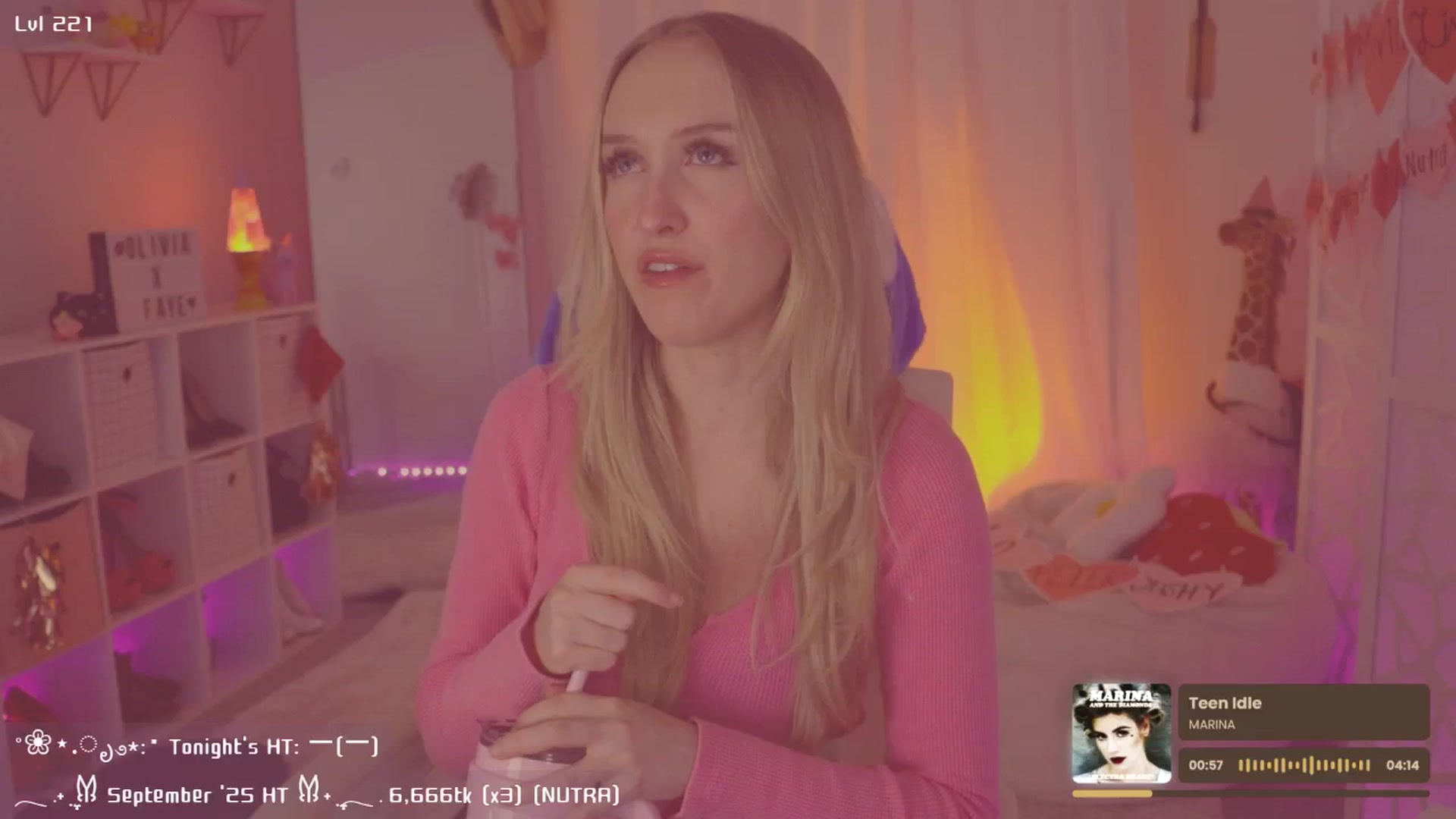 Gallery image thumbnail from OliviaxFaye's myfreecams stream on, 09/11/2025, 04:55 image 3 of 20