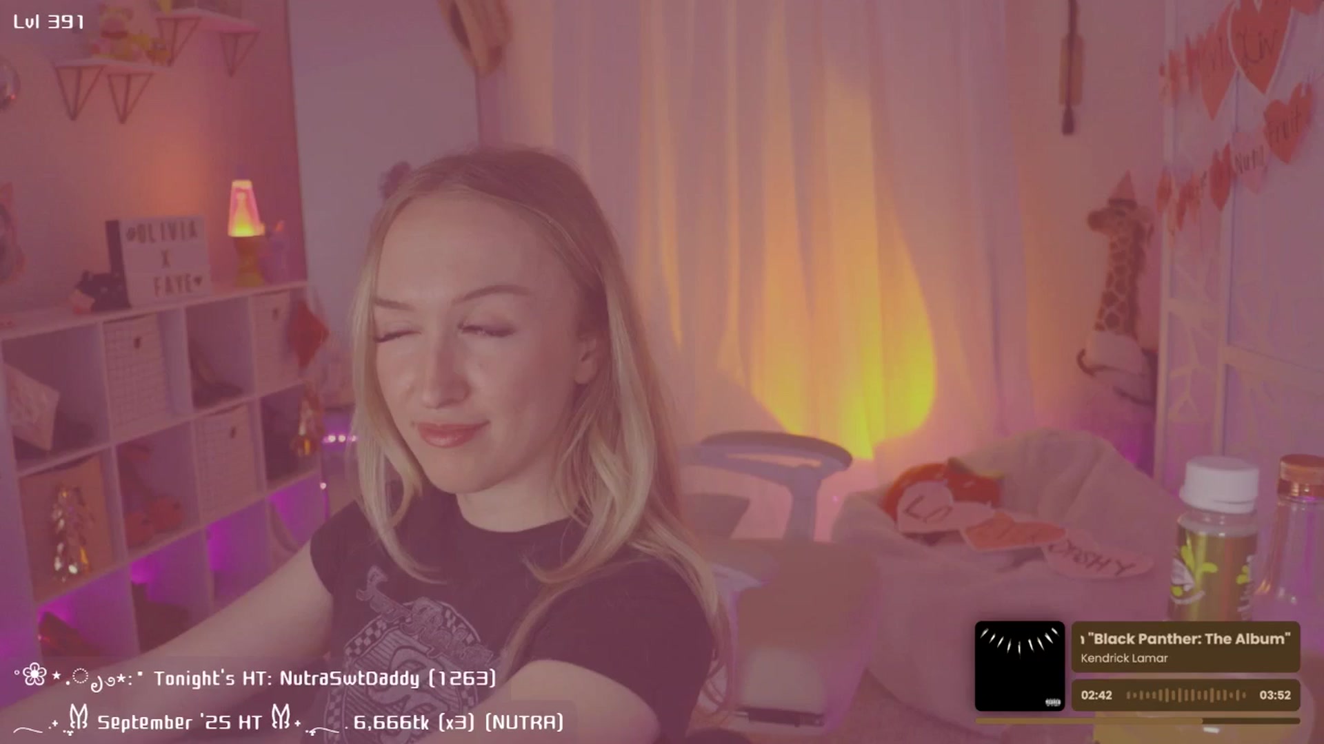 Gallery image thumbnail from OliviaxFaye's myfreecams stream on, 09/17/2025, 04:40 image 14 of 20