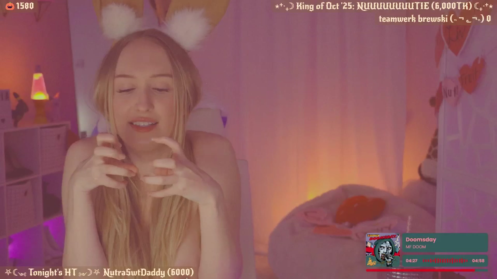 Gallery image thumbnail from OliviaxFaye's myfreecams stream on, 10/25/2025, 06:12 image 13 of 20