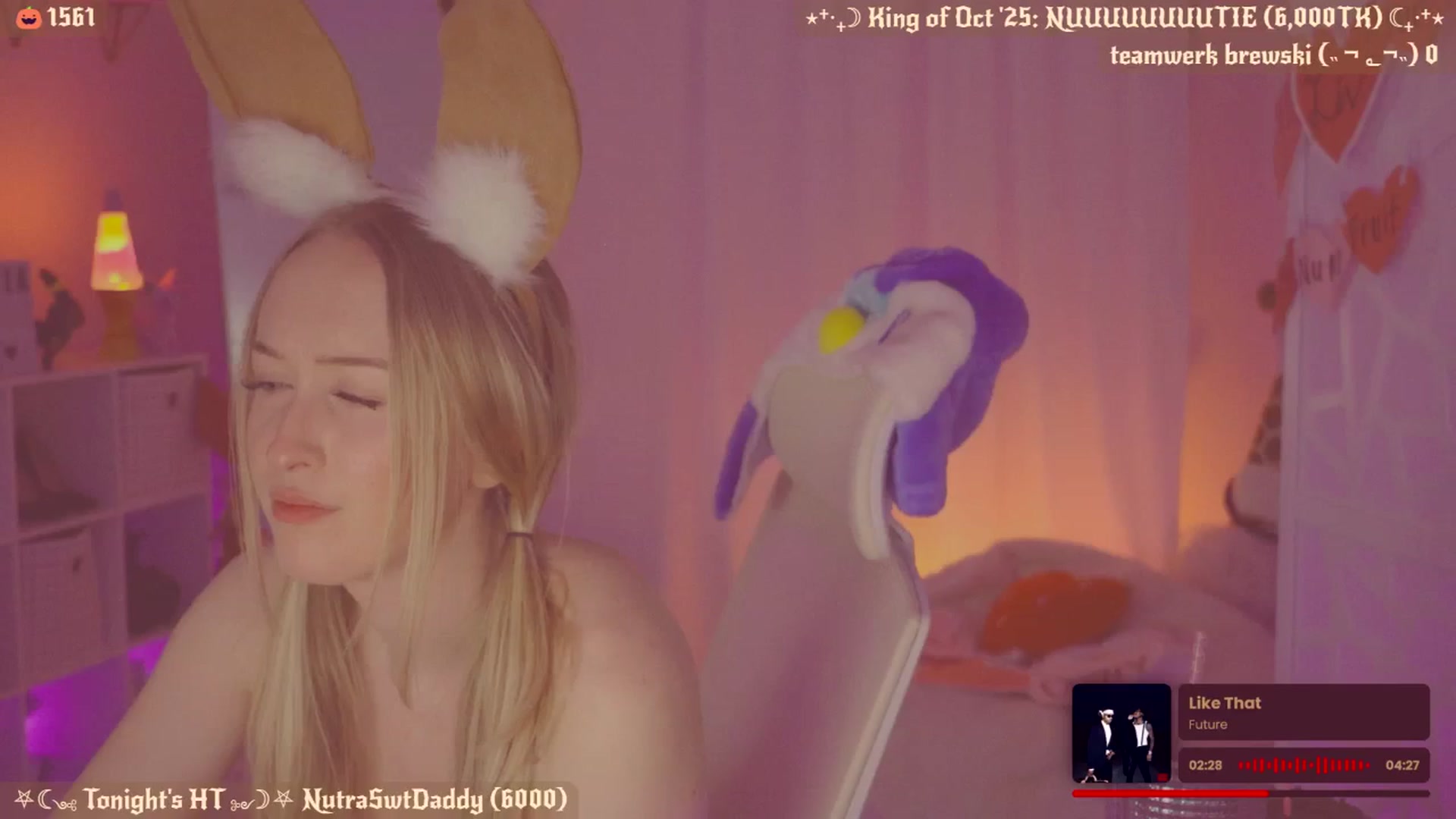 Gallery image thumbnail from OliviaxFaye's myfreecams stream on, 10/25/2025, 06:12 image 17 of 20