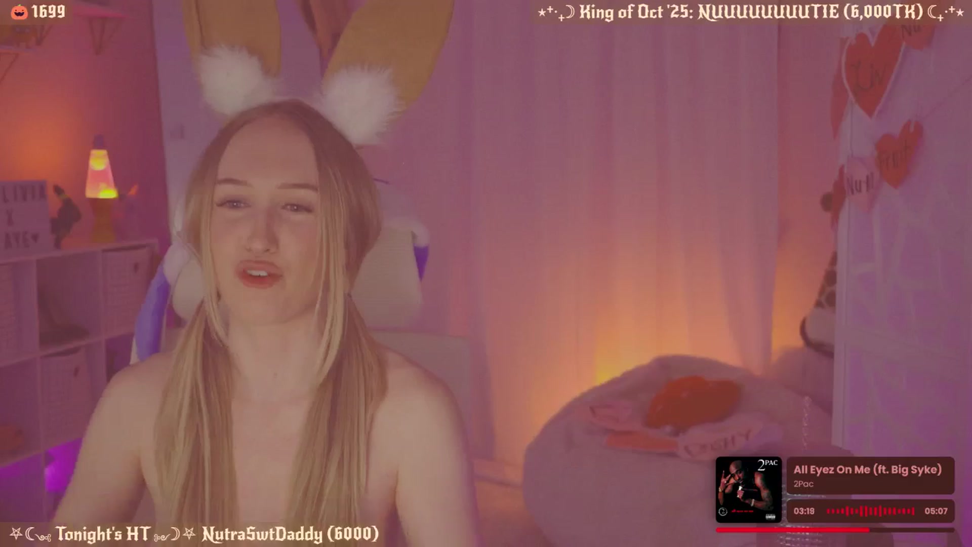 Gallery image thumbnail from OliviaxFaye's myfreecams stream on, 10/25/2025, 06:12 image 6 of 20