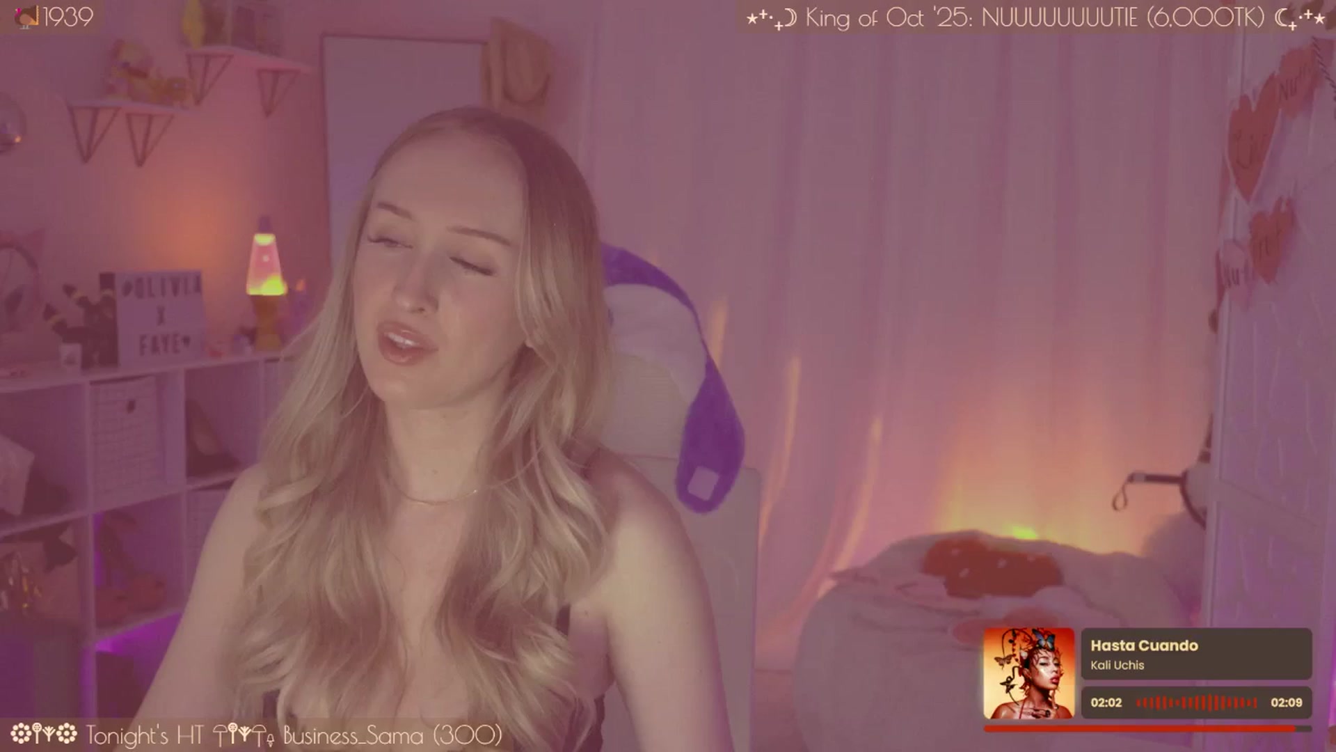 Gallery image thumbnail from OliviaxFaye's myfreecams stream on, 11/08/2025, 06:19 image 9 of 20