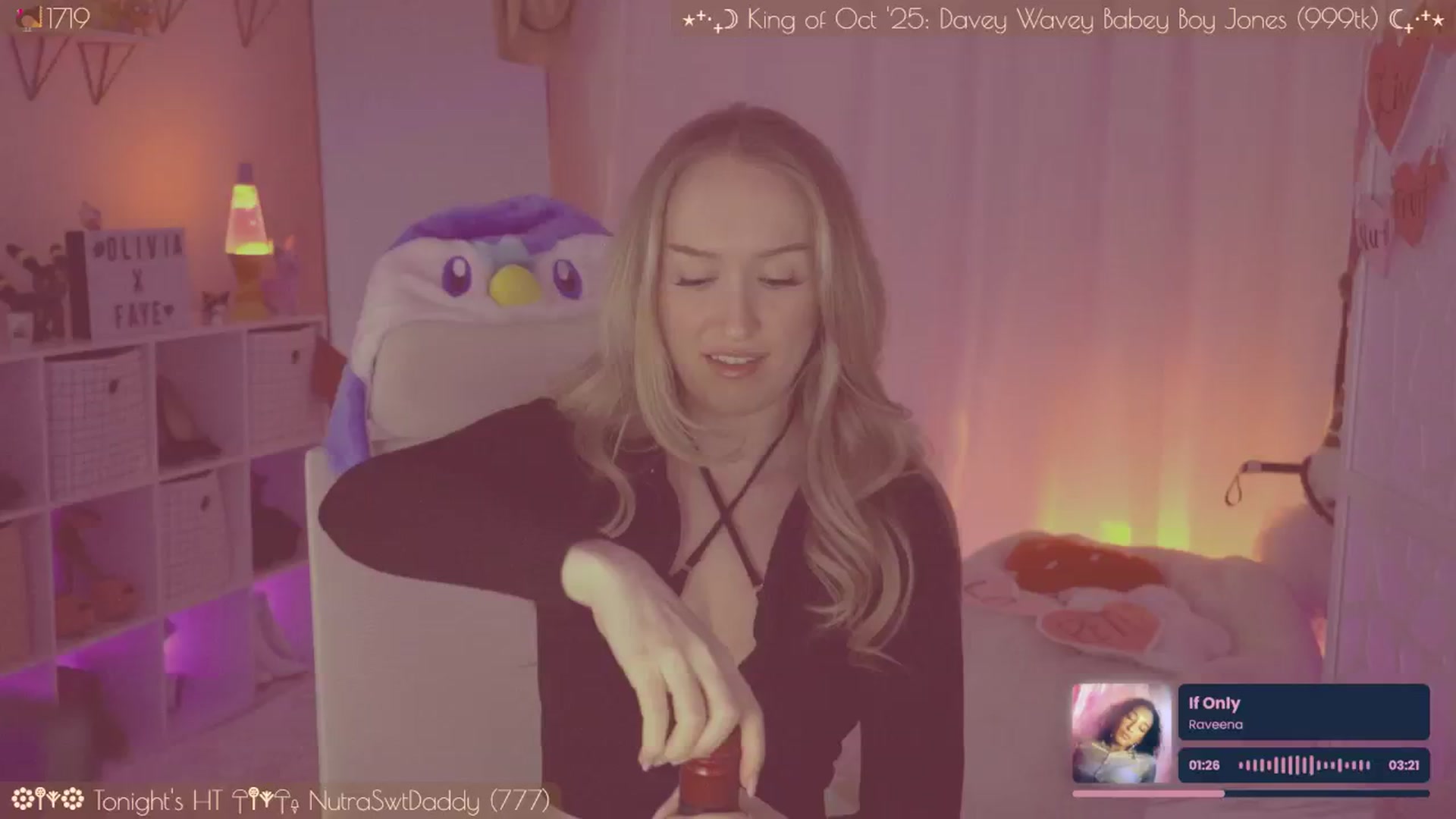 Gallery image thumbnail from OliviaxFaye's myfreecams stream on, 11/14/2025, 05:07 image 1 of 20