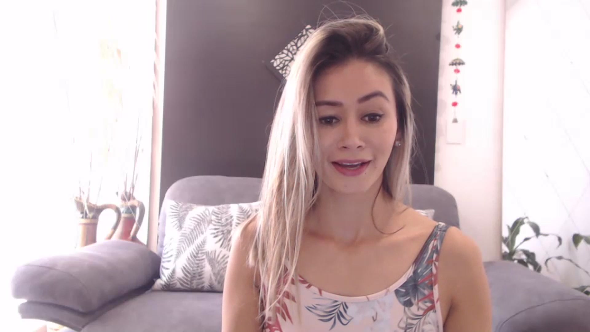 Gallery image thumbnail from Oliviaxnakedd's myfreecams stream on, 04/25/2024, 15:48 image 8 of 20