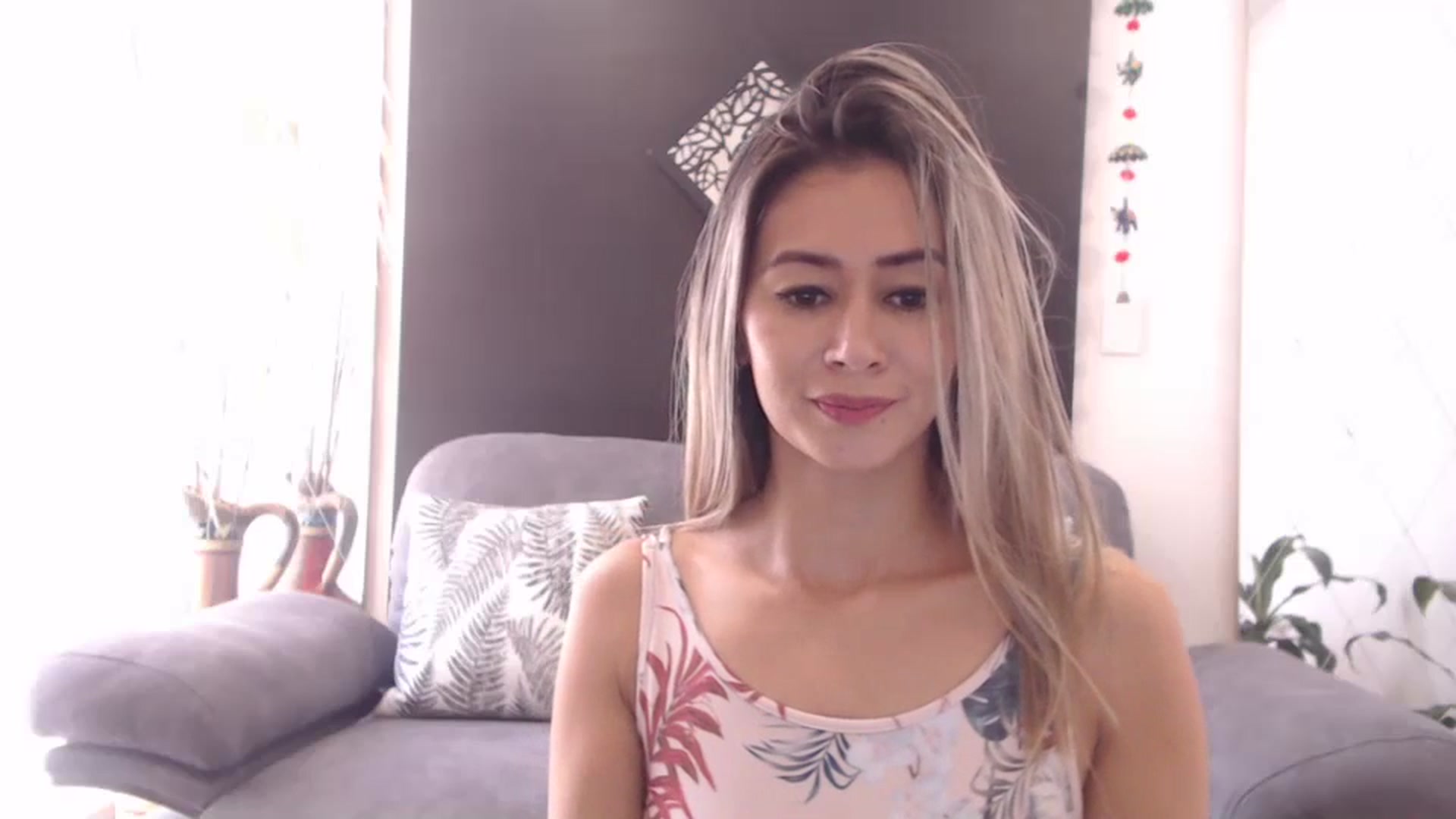 Gallery image thumbnail from Oliviaxnakedd's myfreecams stream on, 04/25/2024, 15:48 image 7 of 20