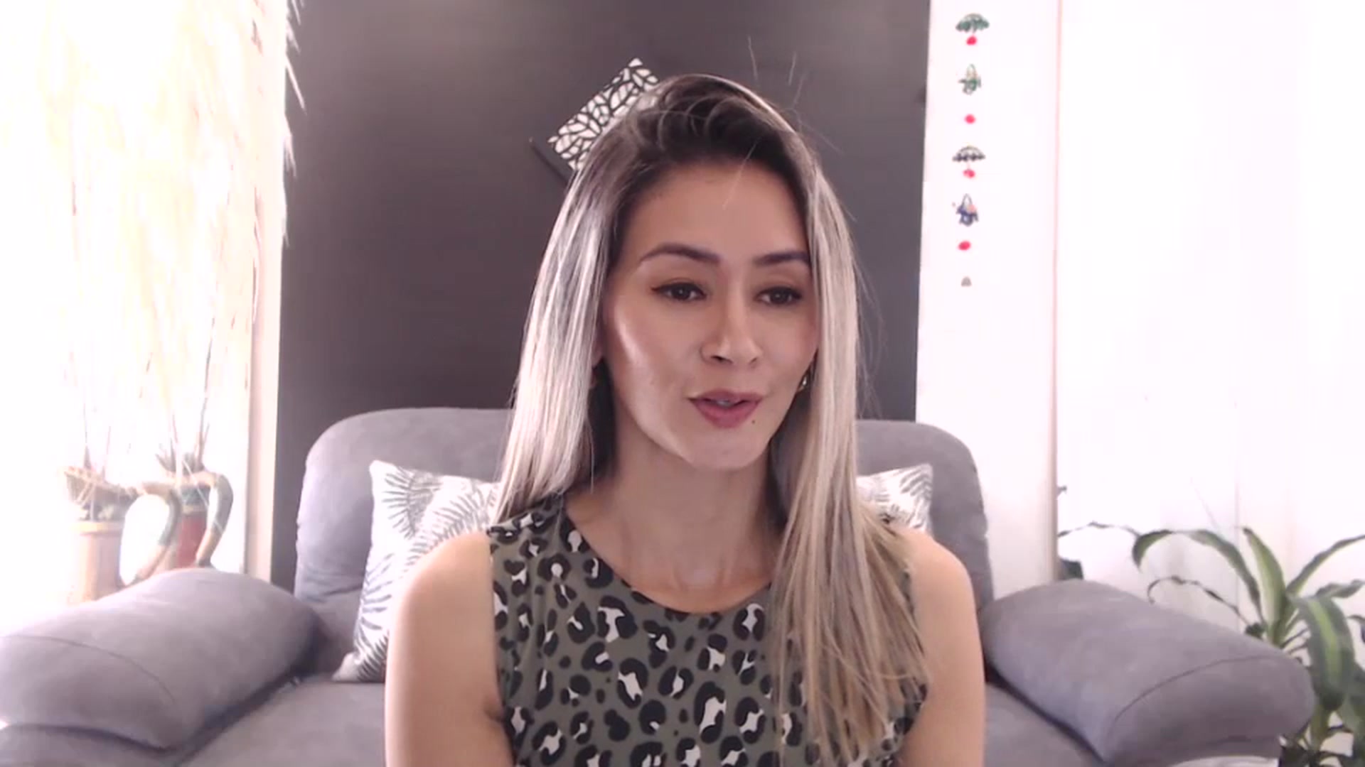 Gallery image thumbnail from Oliviaxnakedd's myfreecams stream on, 05/07/2024, 14:52 image 18 of 20