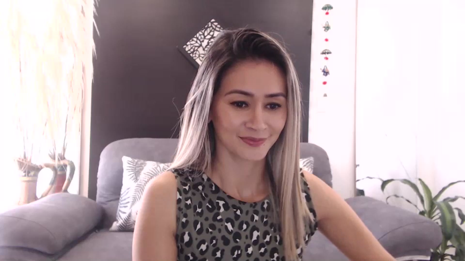 Gallery image thumbnail from Oliviaxnakedd's myfreecams stream on, 05/07/2024, 14:52 image 20 of 20