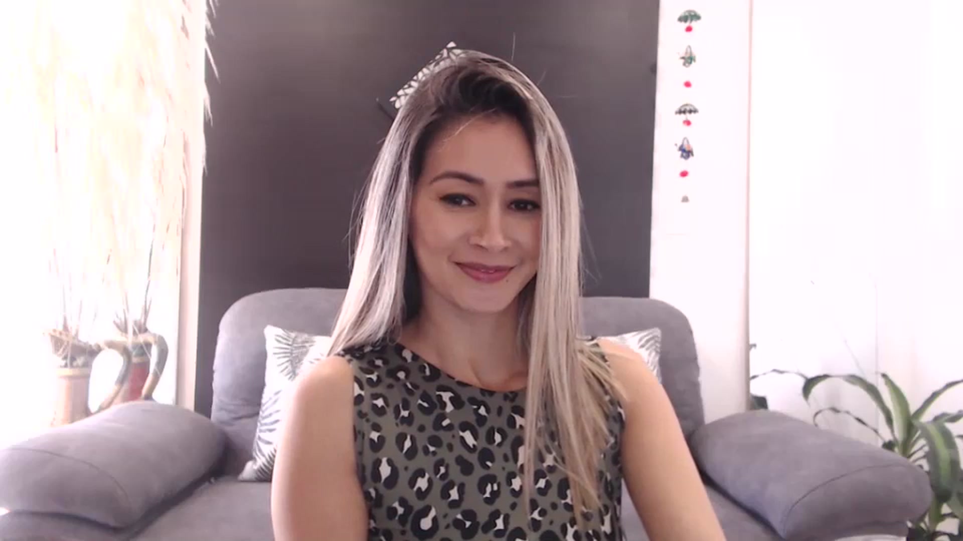 Gallery image thumbnail from Oliviaxnakedd's myfreecams stream on, 05/07/2024, 14:52 image 12 of 20