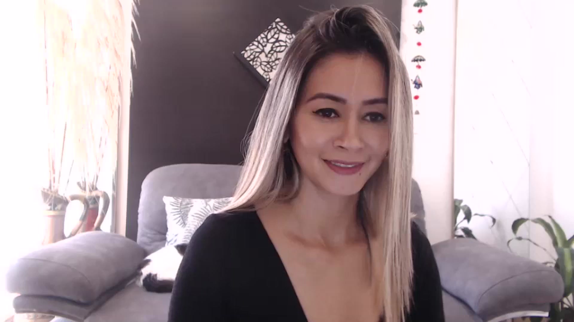 Gallery image thumbnail from Oliviaxnakedd's myfreecams stream on, 05/08/2024, 15:06 image 14 of 20