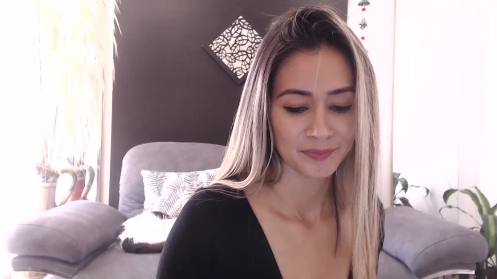 Gallery image thumbnail from Oliviaxnakedd's myfreecams stream on, 05/08/2024, 15:06 image 17 of 20