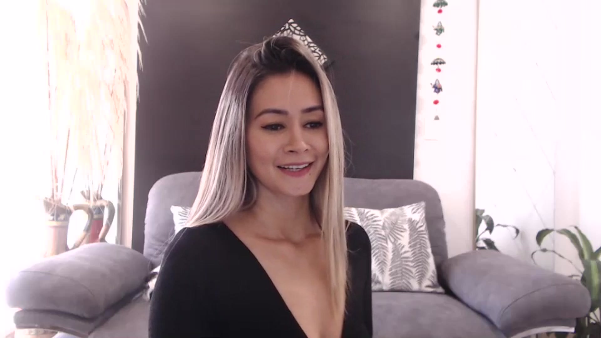 Gallery image thumbnail from Oliviaxnakedd's myfreecams stream on, 05/08/2024, 15:06 image 11 of 20