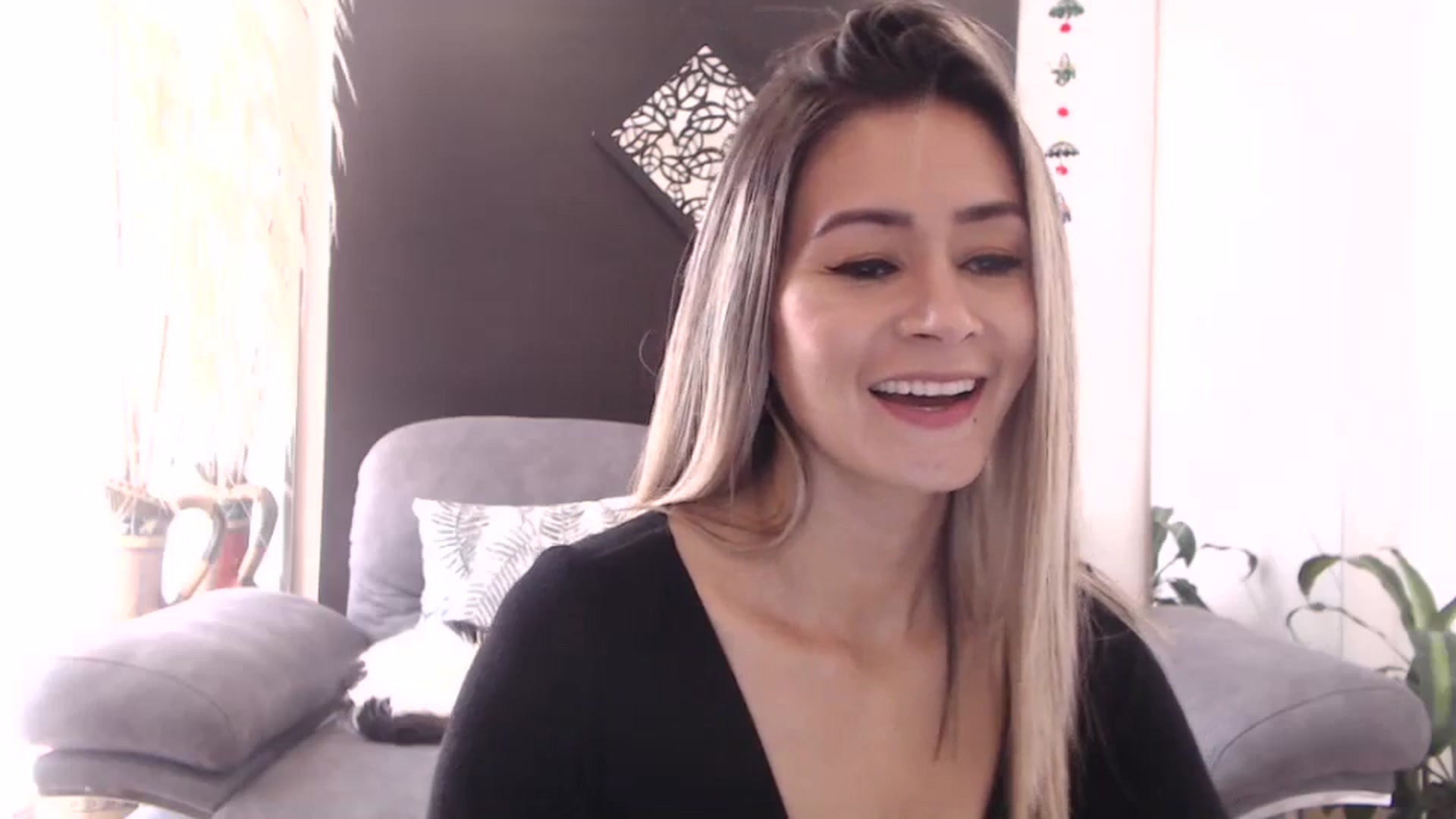 Gallery image thumbnail from Oliviaxnakedd's myfreecams stream on, 05/08/2024, 15:06 image 18 of 20