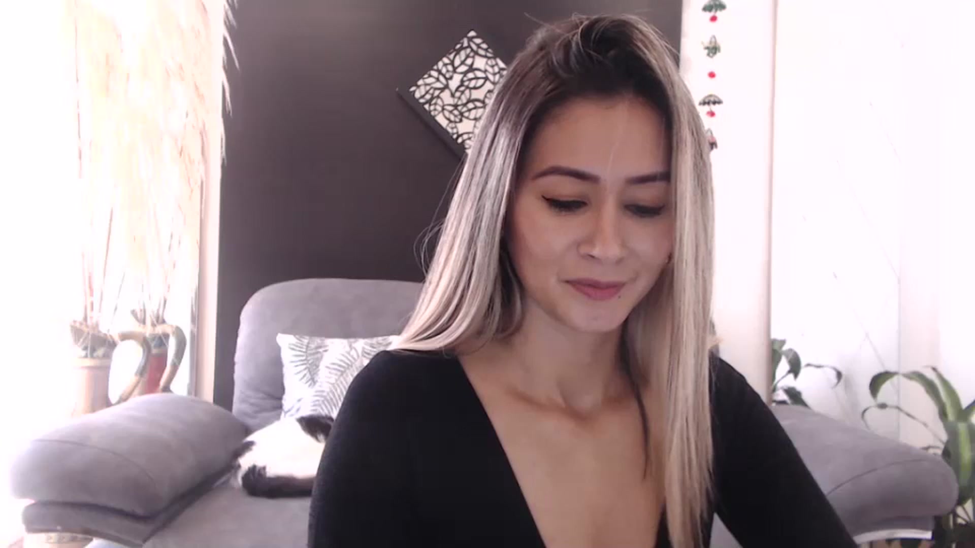 Gallery image thumbnail from Oliviaxnakedd's myfreecams stream on, 05/08/2024, 15:06 image 15 of 20