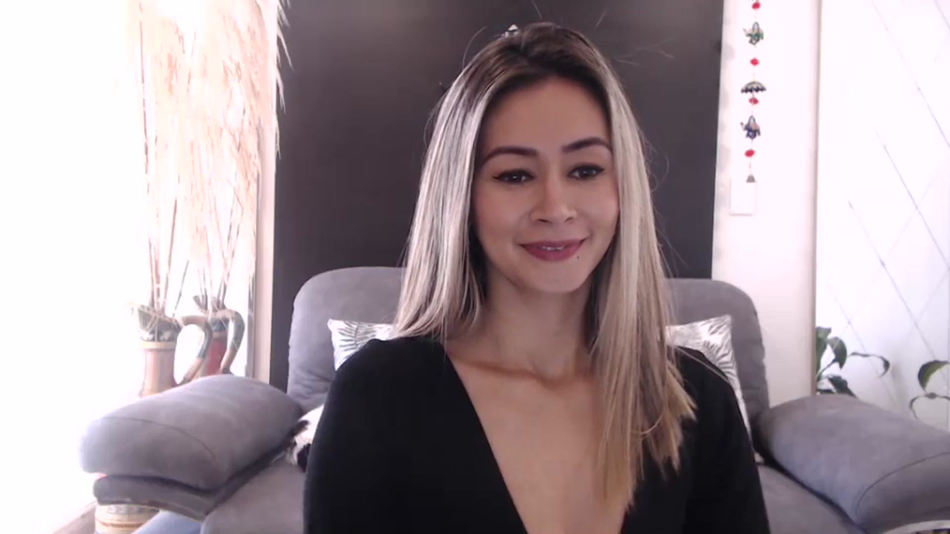 Gallery image thumbnail from Oliviaxnakedd's myfreecams stream on, 05/08/2024, 15:06 image 3 of 20