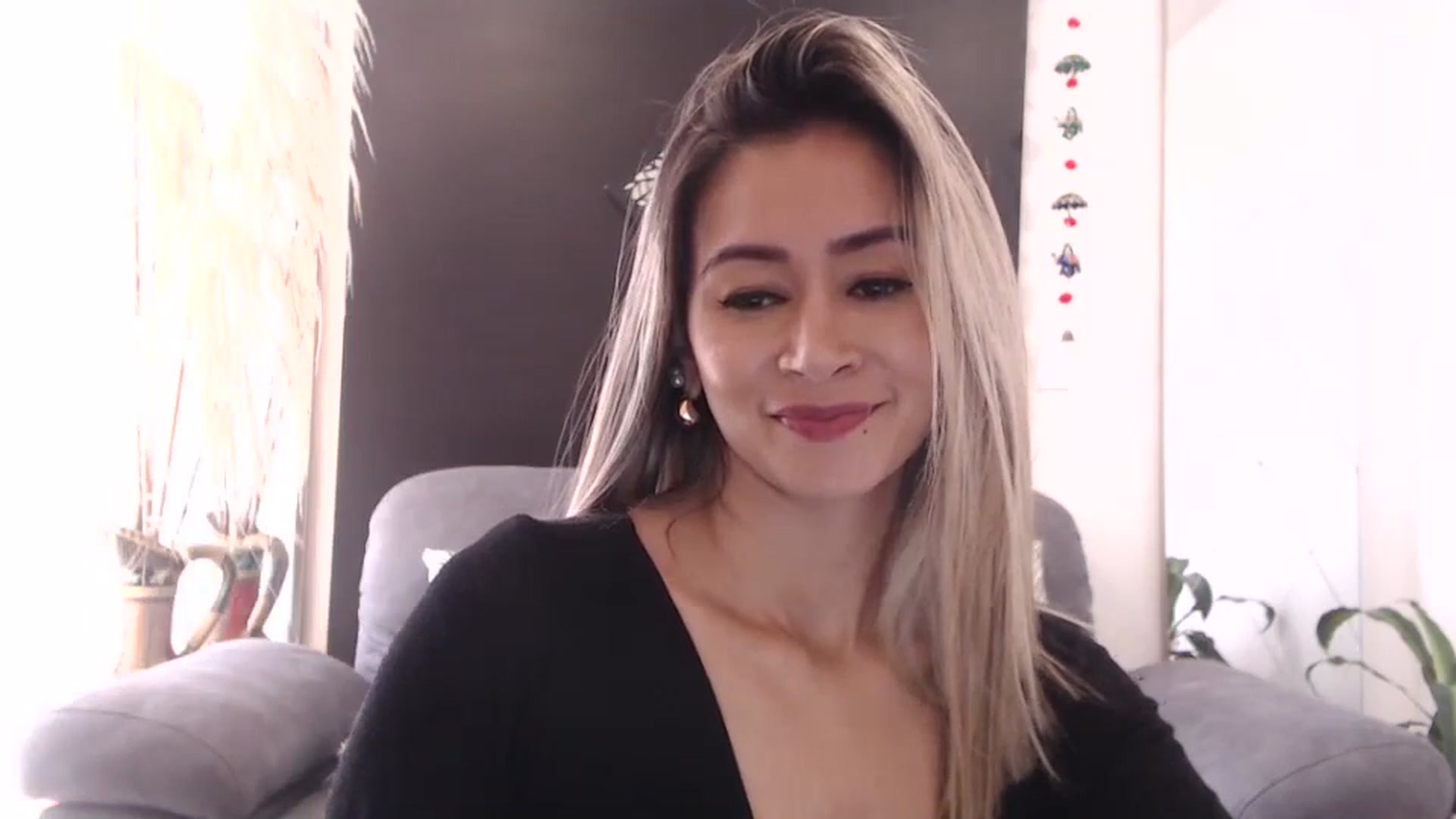 Gallery image thumbnail from Oliviaxnakedd's myfreecams stream on, 05/08/2024, 16:13 image 3 of 20