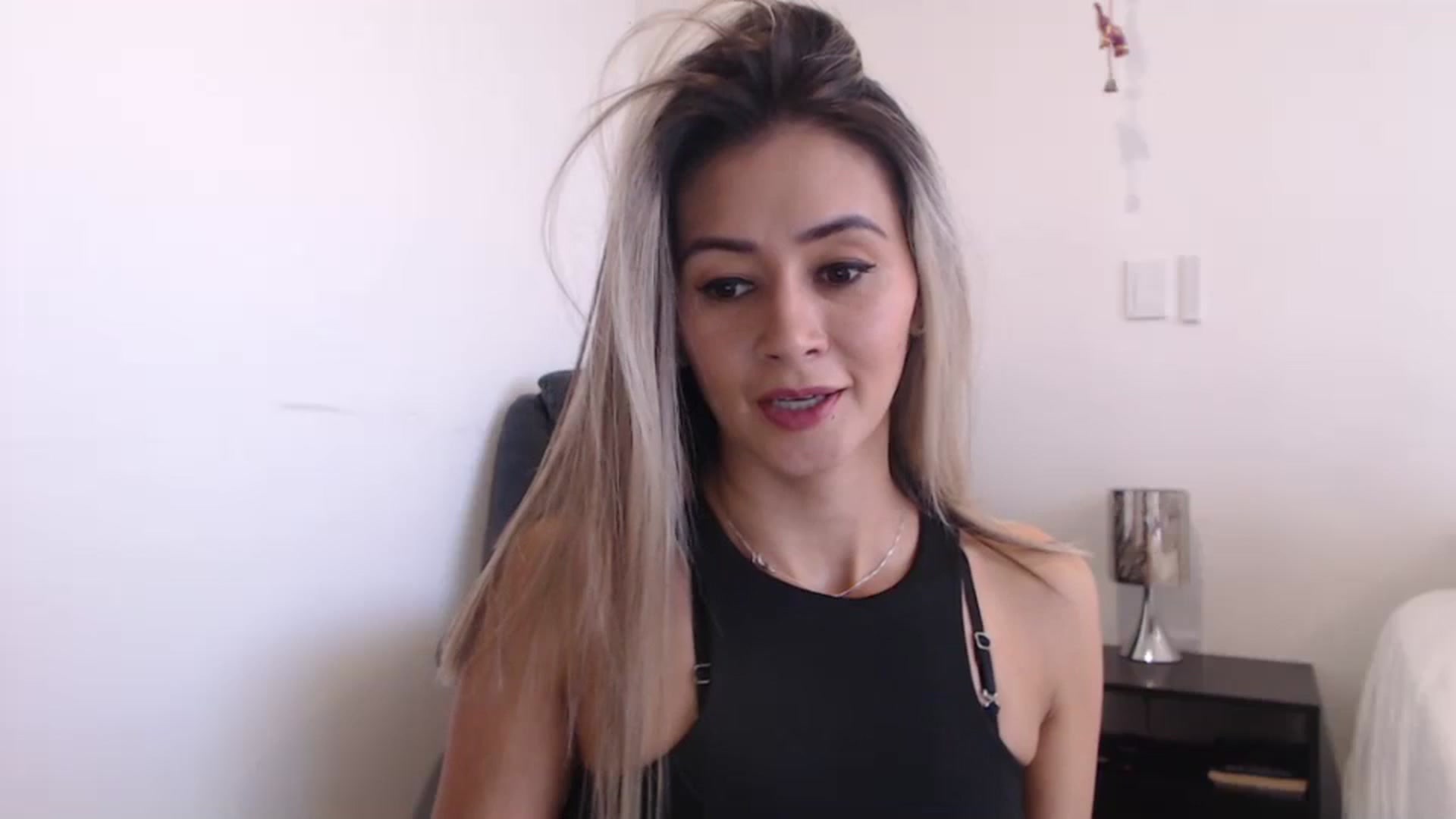 Gallery image thumbnail from Oliviaxnakedd's myfreecams stream on, 05/13/2024, 16:17 image 20 of 20