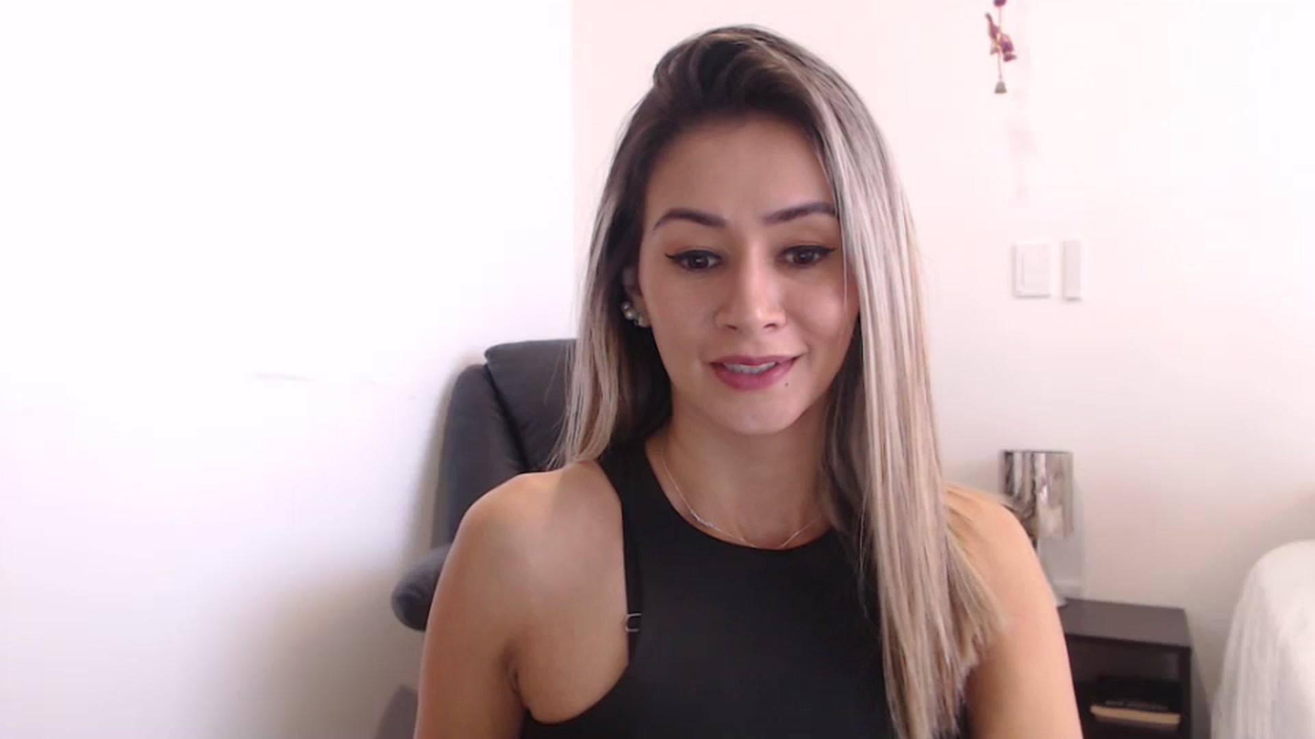 Gallery image thumbnail from Oliviaxnakedd's myfreecams stream on, 05/13/2024, 16:17 image 7 of 20