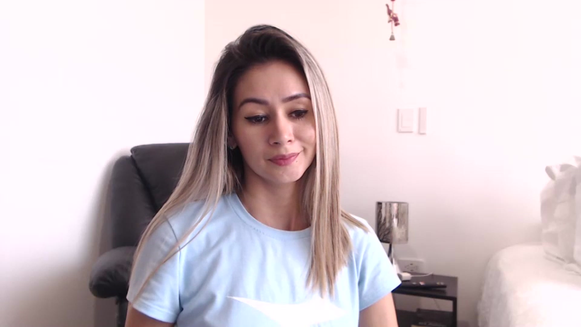 Gallery image thumbnail from Oliviaxnakedd's myfreecams stream on, 05/14/2024, 15:42 image 19 of 20
