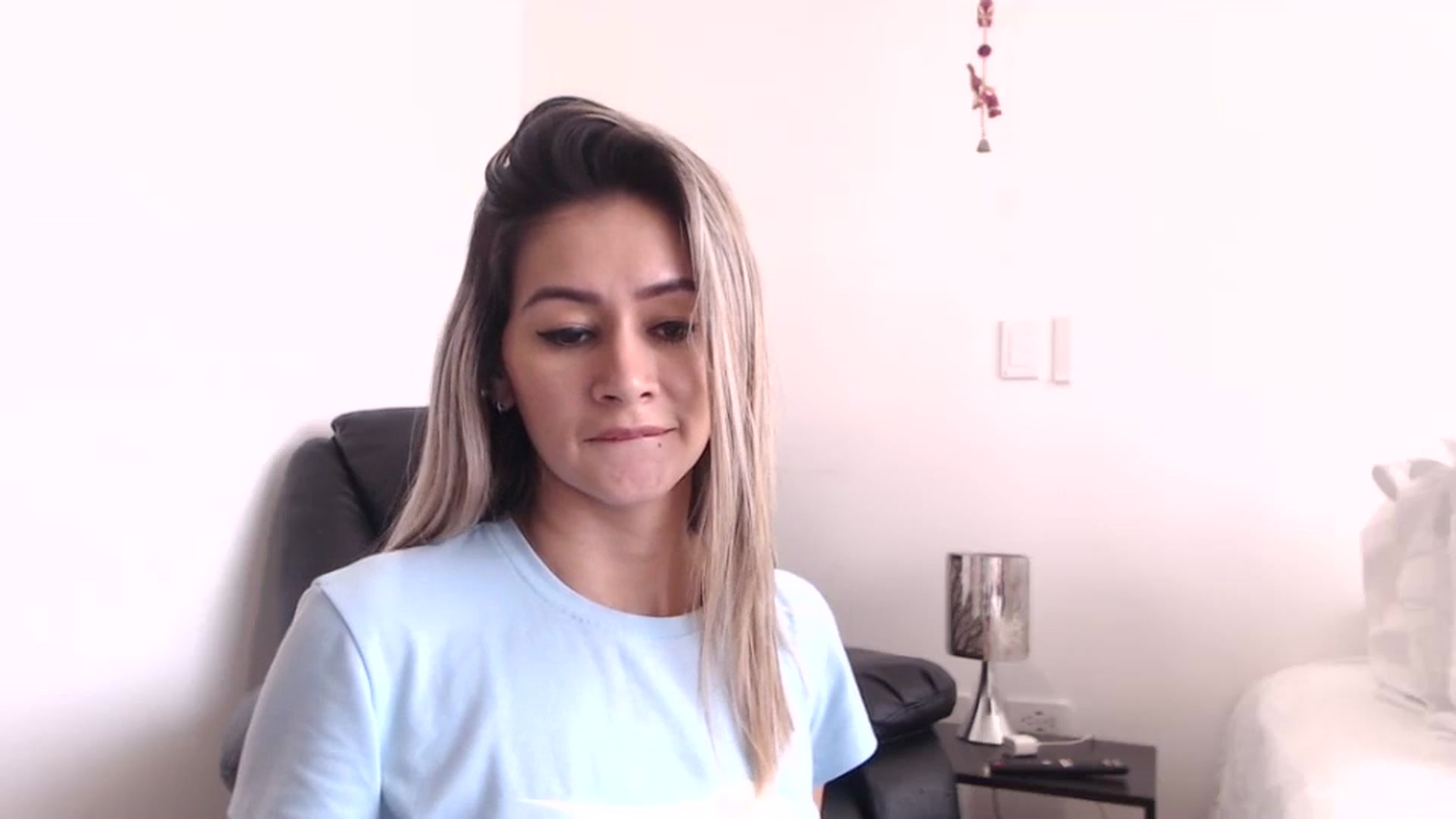 Gallery image thumbnail from Oliviaxnakedd's myfreecams stream on, 05/14/2024, 15:42 image 10 of 20
