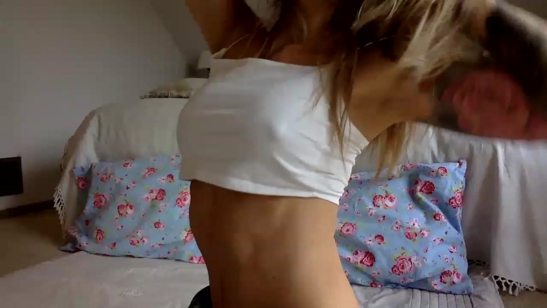 Gallery image thumbnail from OliviePaige's myfreecams stream on, 11/29/2022, 09:43 image 6 of 20
