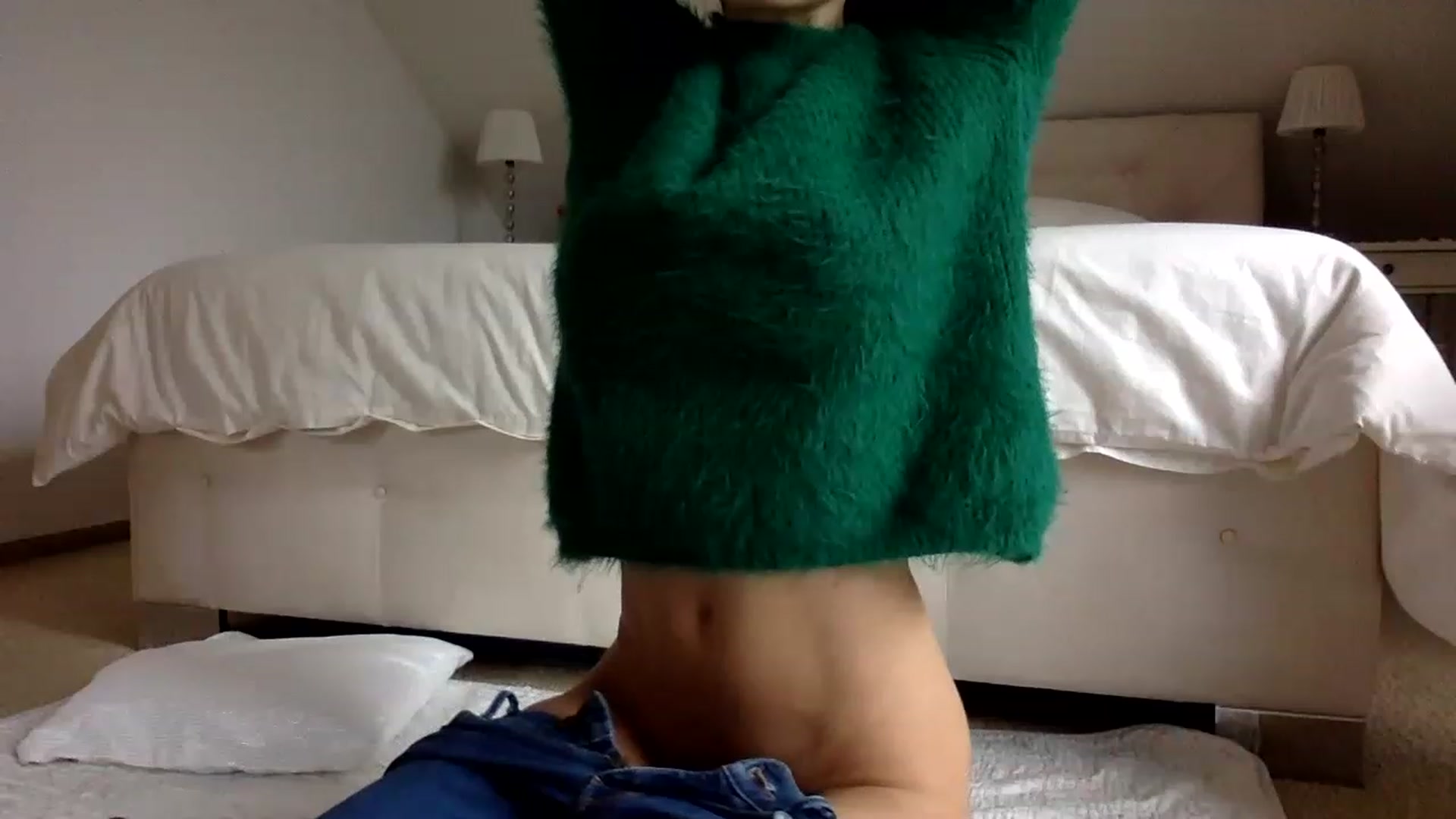 Gallery image thumbnail from OliviePaige's myfreecams stream on, 01/30/2023, 11:45 image 2 of 20