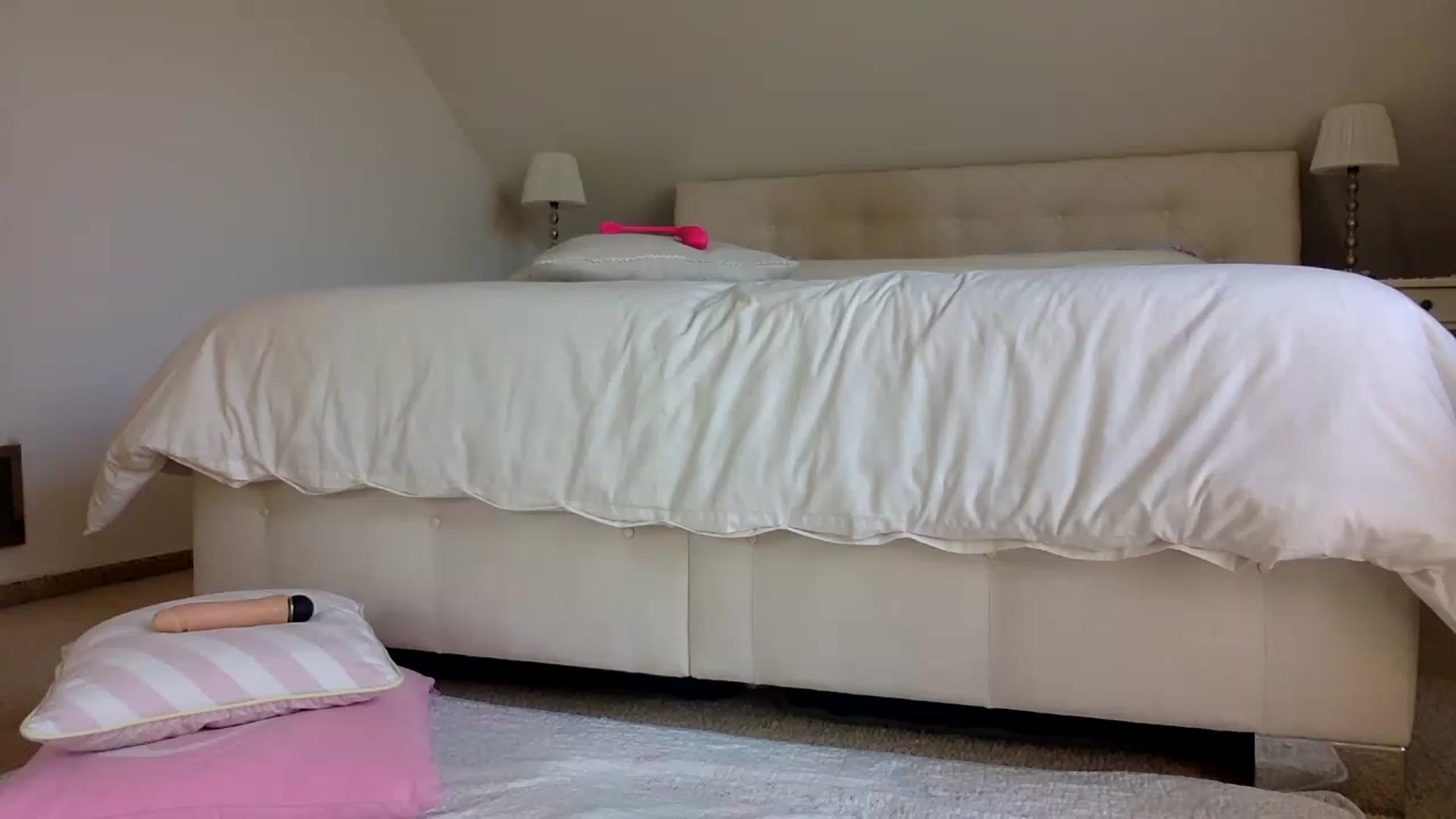 Gallery image thumbnail from OliviePaige's myfreecams stream on, 02/15/2023, 11:14 image 14 of 20