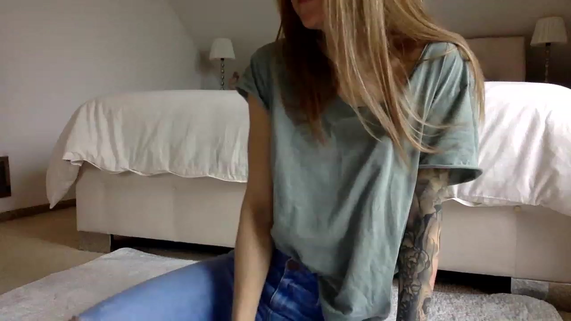 Gallery image thumbnail from OliviePaige's myfreecams stream on, 02/18/2023, 12:06 image 2 of 20
