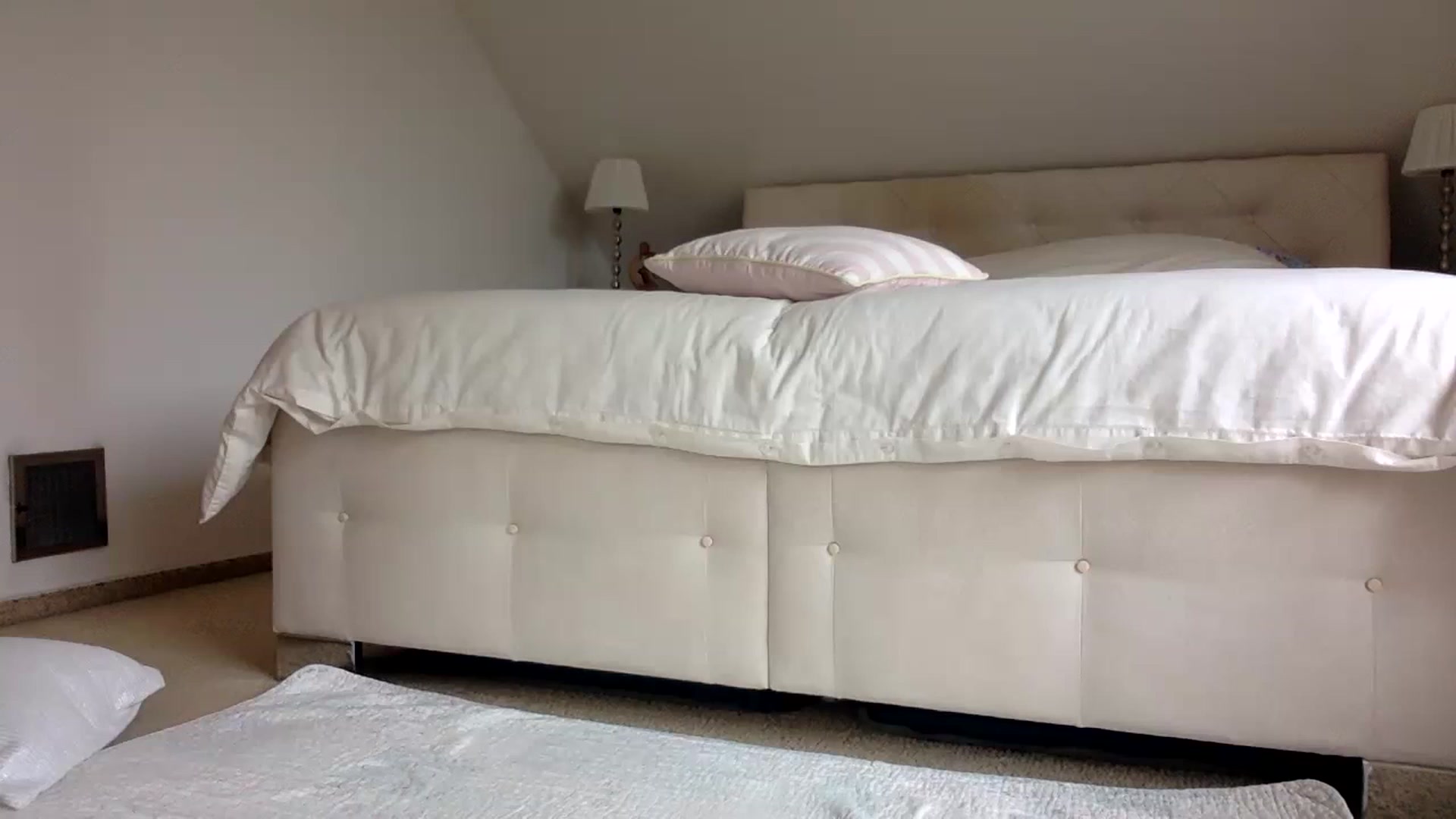 Gallery image thumbnail from OliviePaige's myfreecams stream on, 03/07/2023, 11:10 image 19 of 20