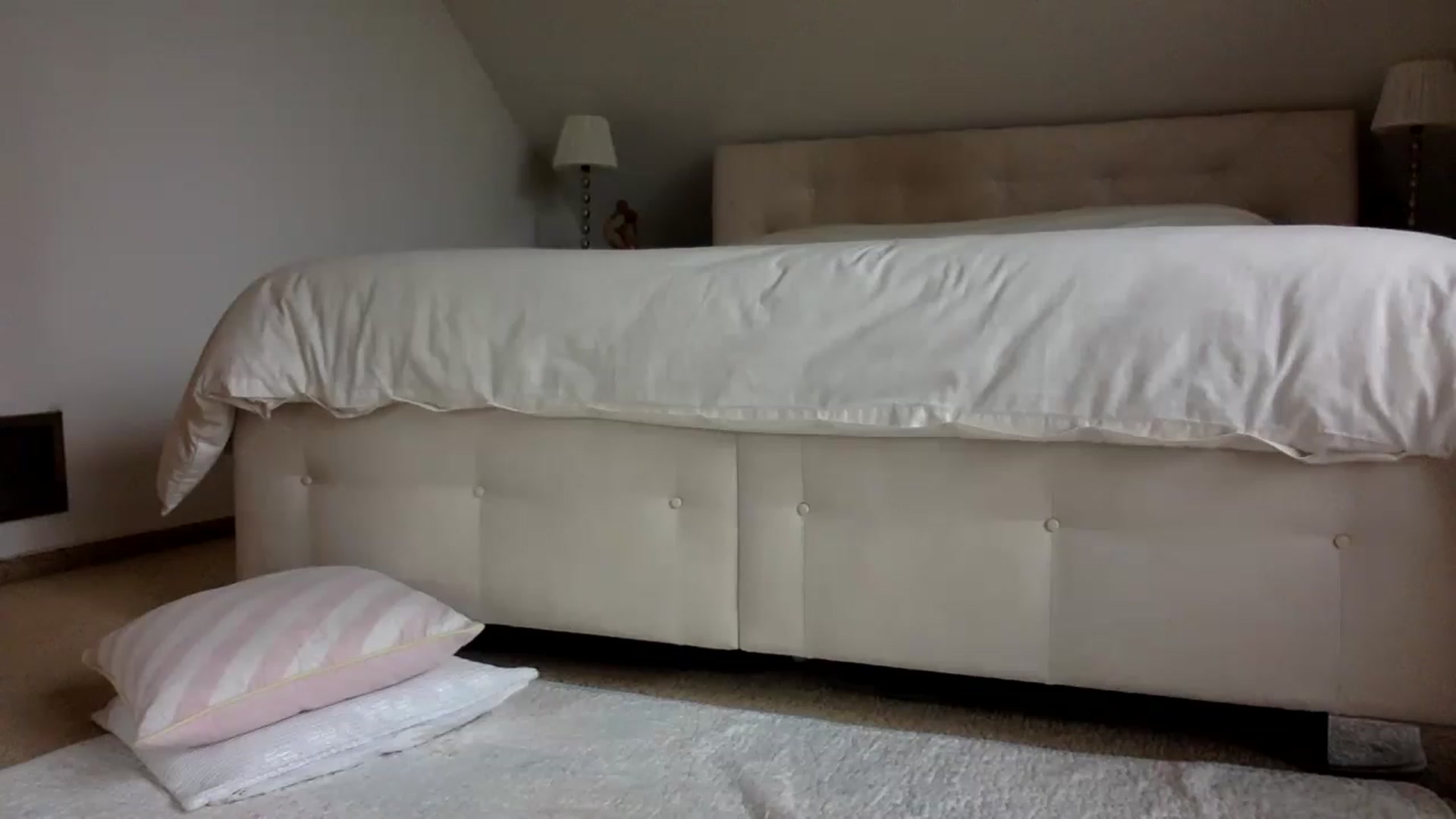 Gallery image thumbnail from OliviePaige's myfreecams stream on, 03/11/2023, 11:19 image 12 of 20