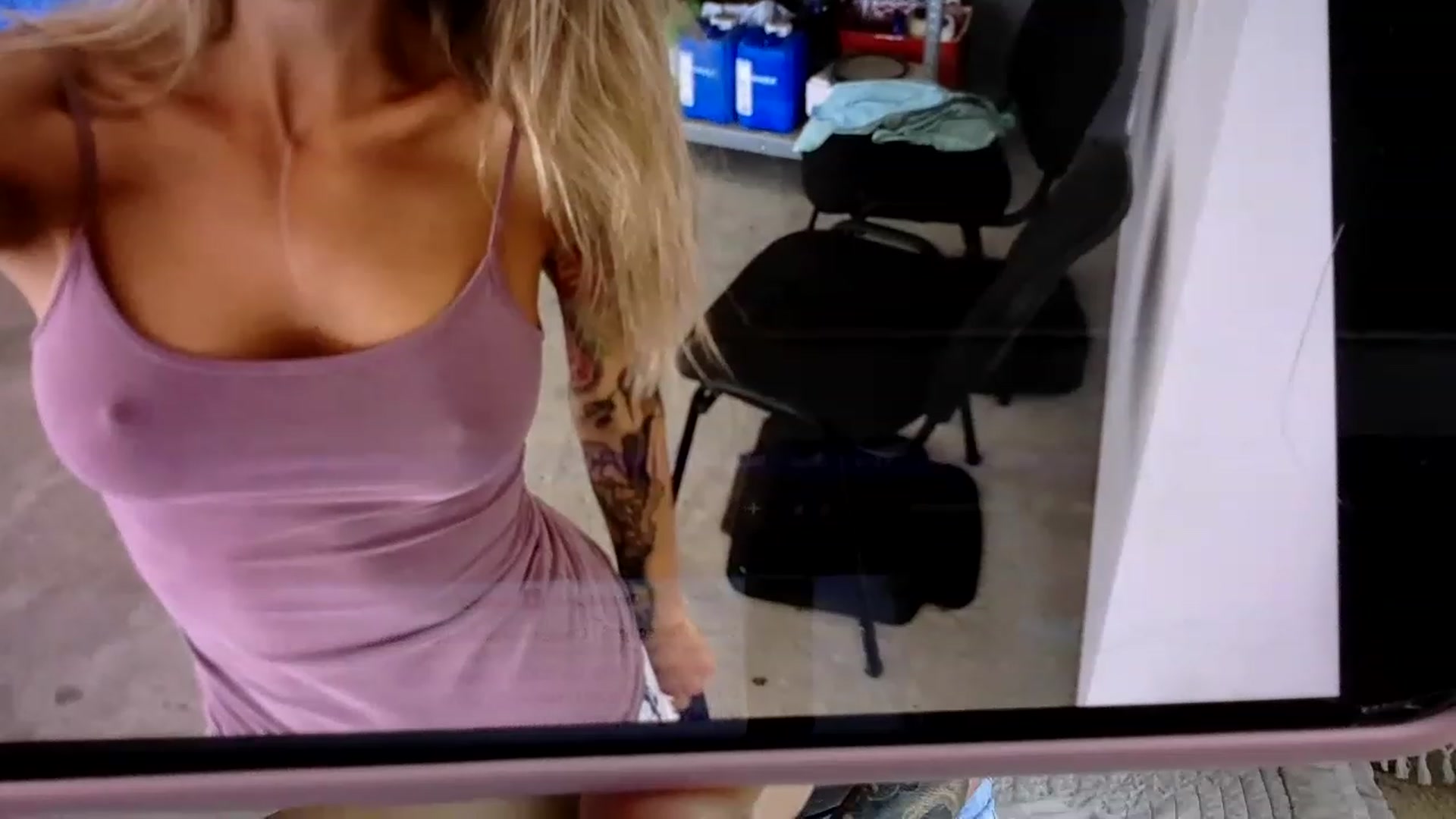 Gallery image thumbnail from OliviePaige's myfreecams stream on, 04/06/2023, 10:03 image 2 of 20