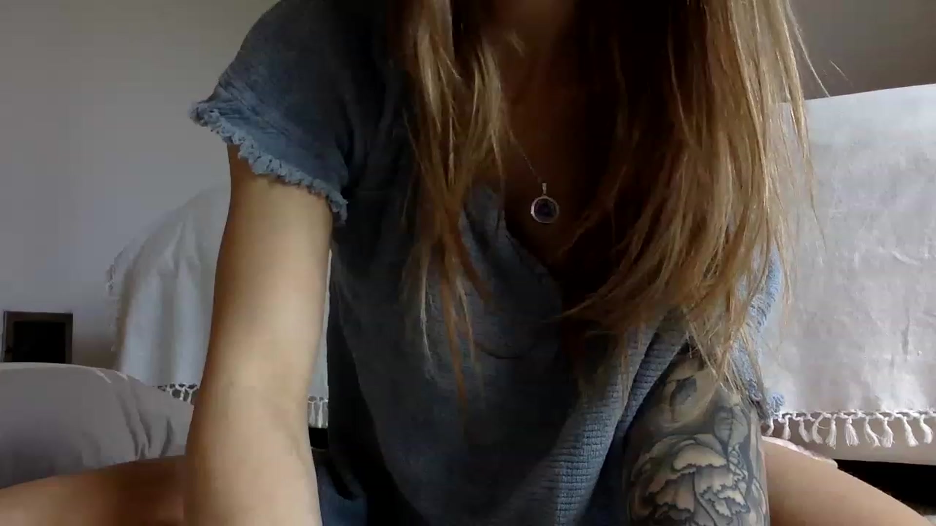Gallery image thumbnail from OliviePaige's myfreecams stream on, 04/28/2023, 10:39 image 8 of 20