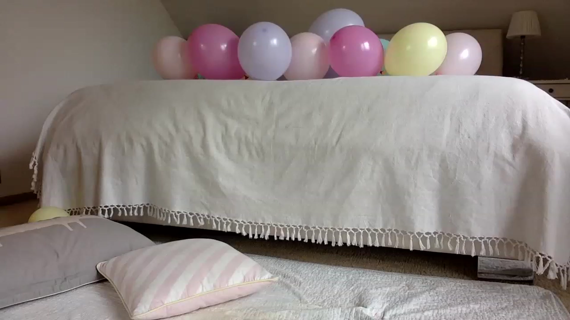 Gallery image thumbnail from OliviePaige's myfreecams stream on, 05/16/2023, 09:44 image 9 of 20
