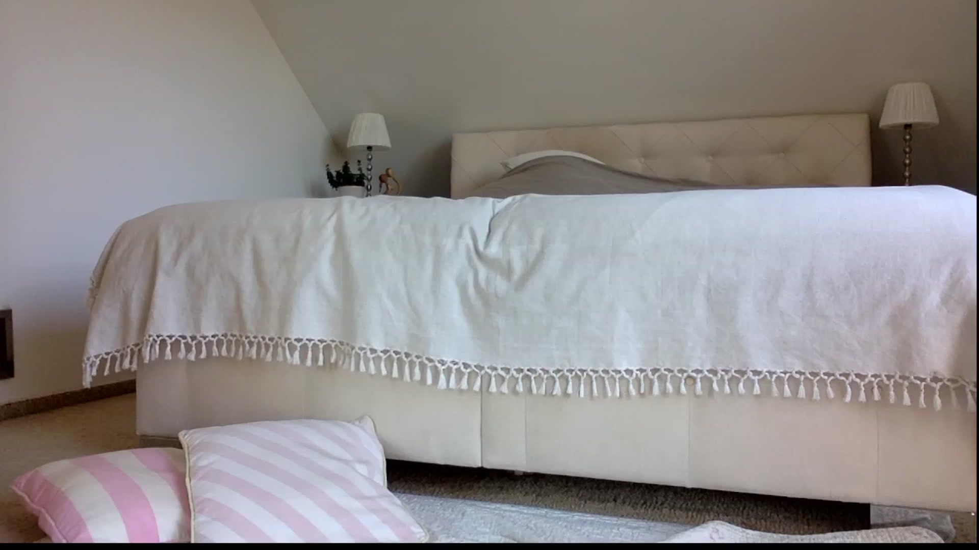 Gallery image thumbnail from OliviePaige's myfreecams stream on, 09/28/2023, 10:56 image 10 of 20