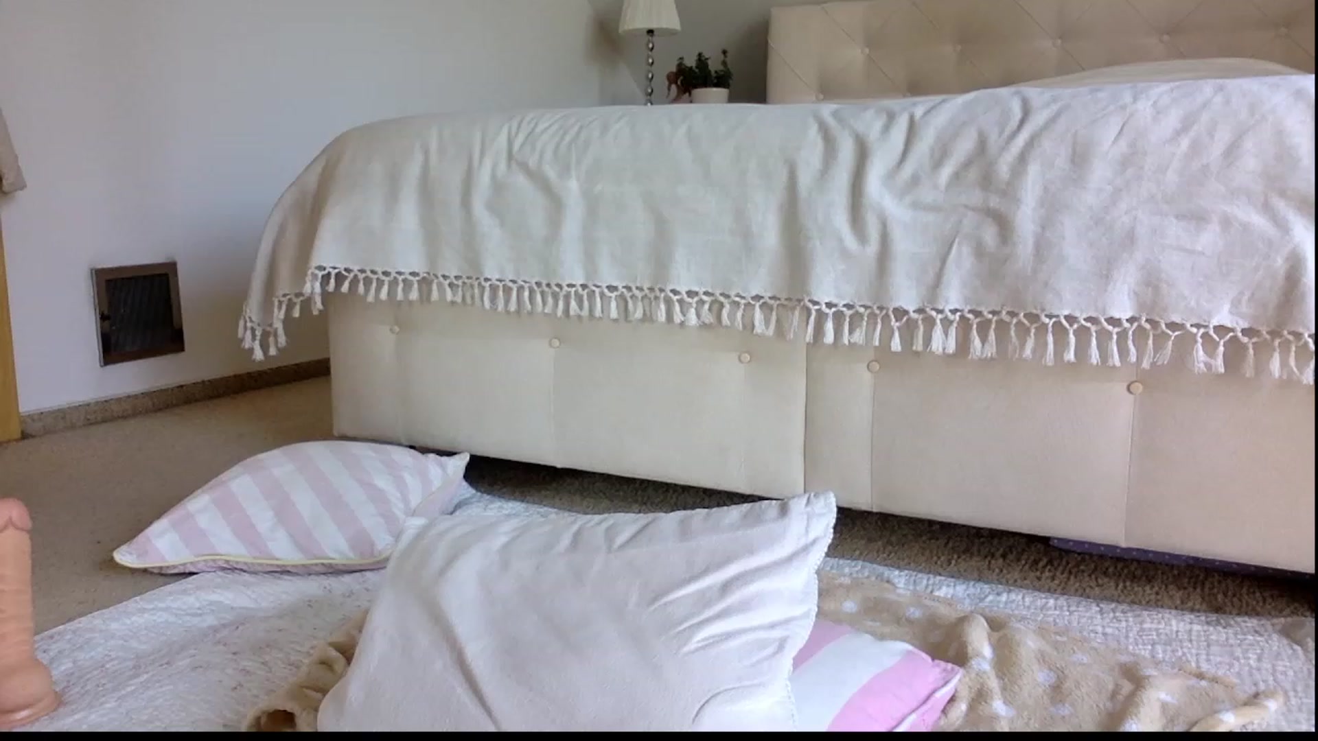Gallery image thumbnail from OliviePaige's myfreecams stream on, 10/05/2023, 10:51 image 7 of 20