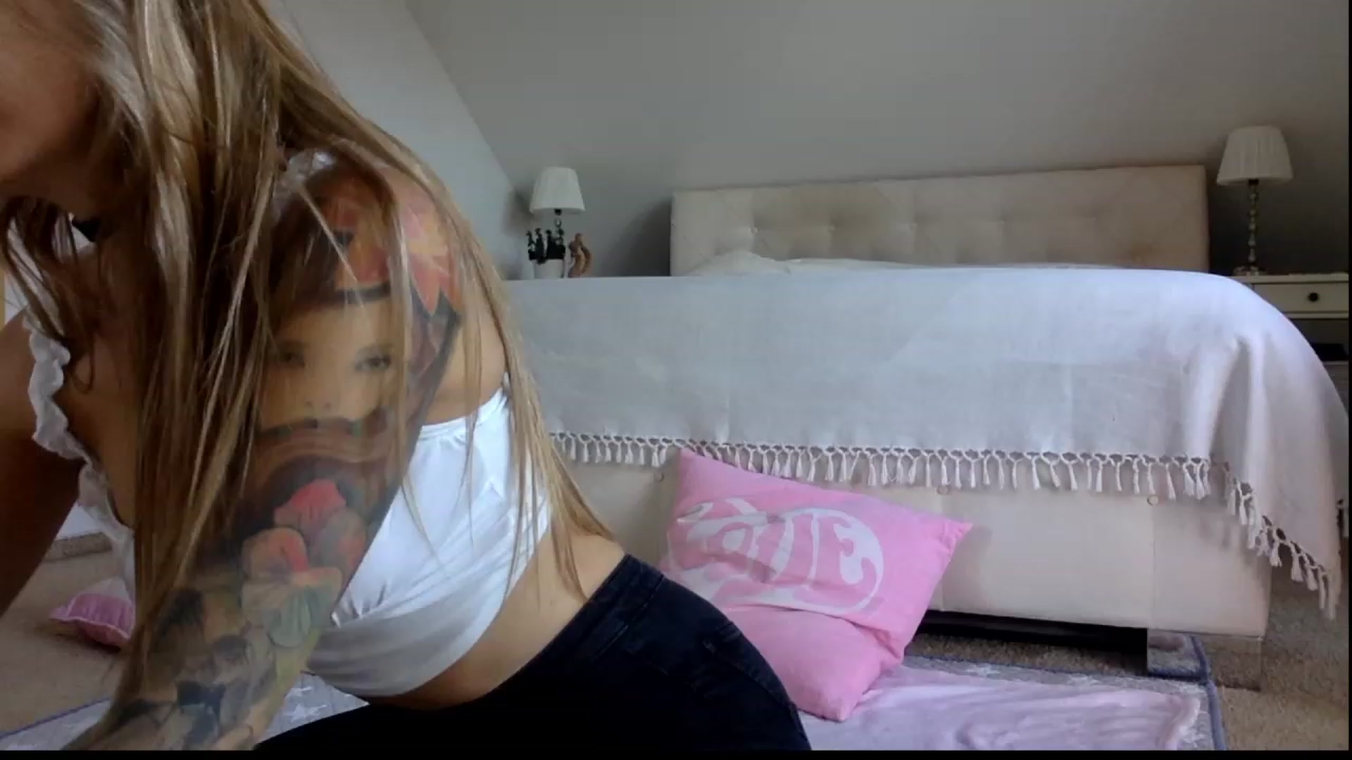Gallery image thumbnail from OliviePaige's myfreecams stream on, 11/02/2023, 10:26 image 4 of 20