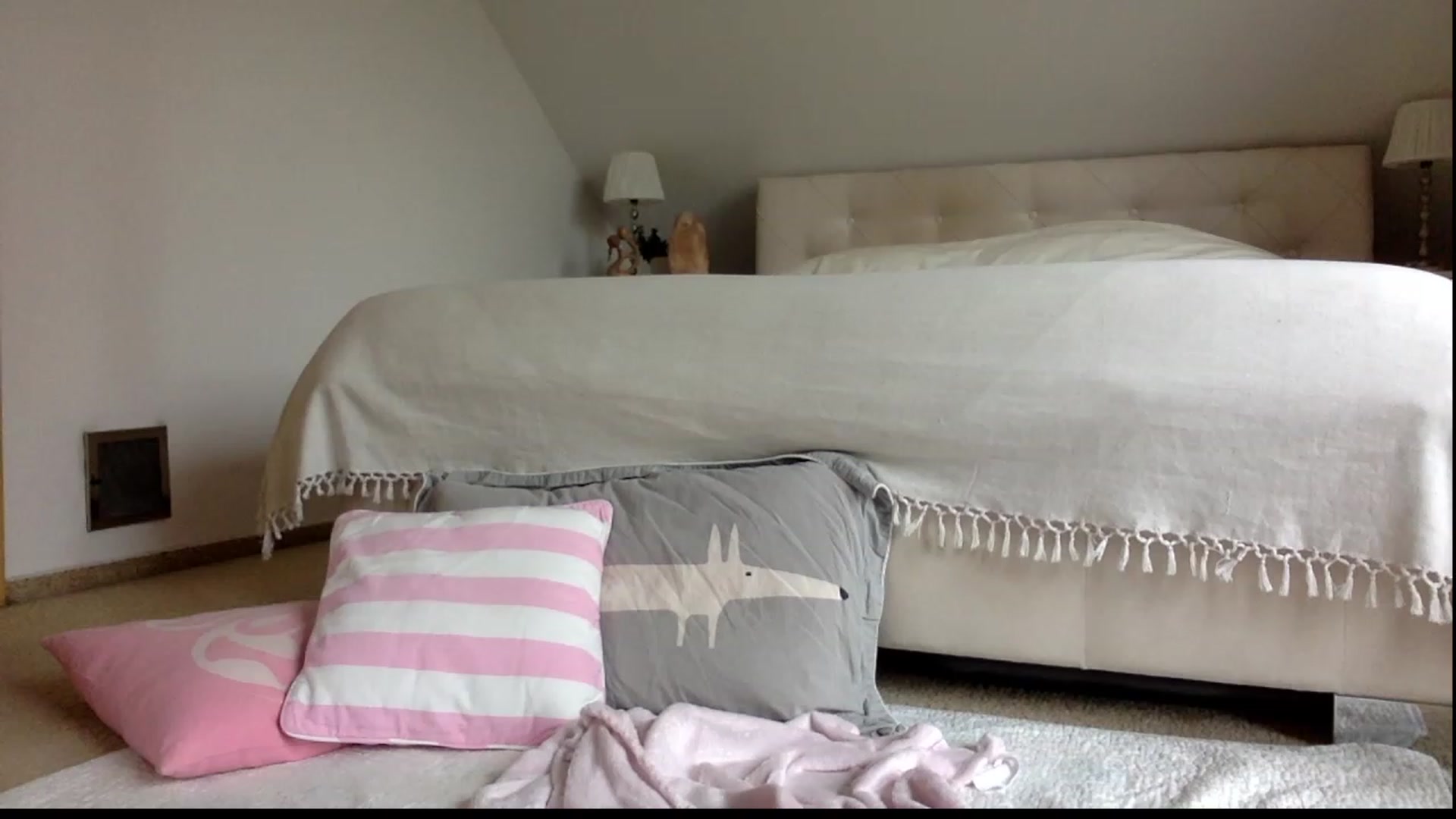 Gallery image thumbnail from OliviePaige's myfreecams stream on, 11/24/2023, 10:05 image 1 of 20