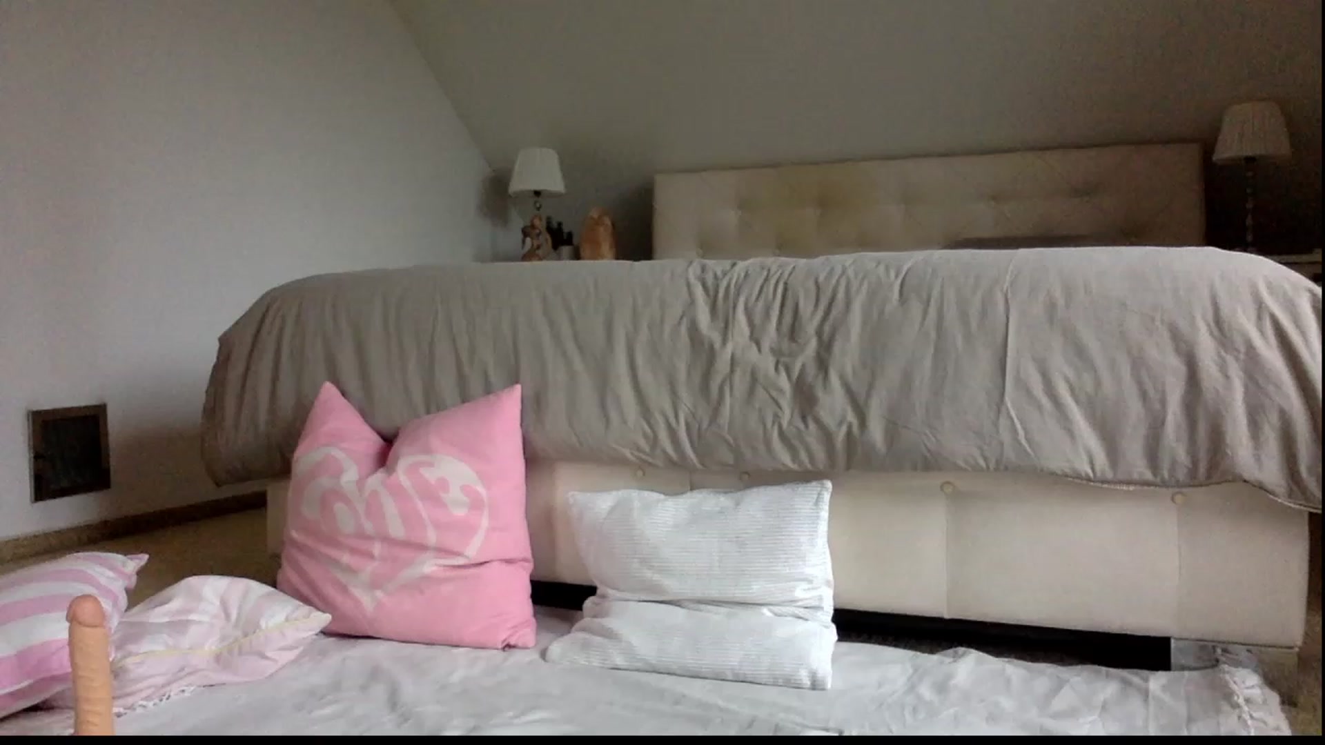 Gallery image thumbnail from OliviePaige's myfreecams stream on, 12/14/2023, 10:39 image 6 of 20