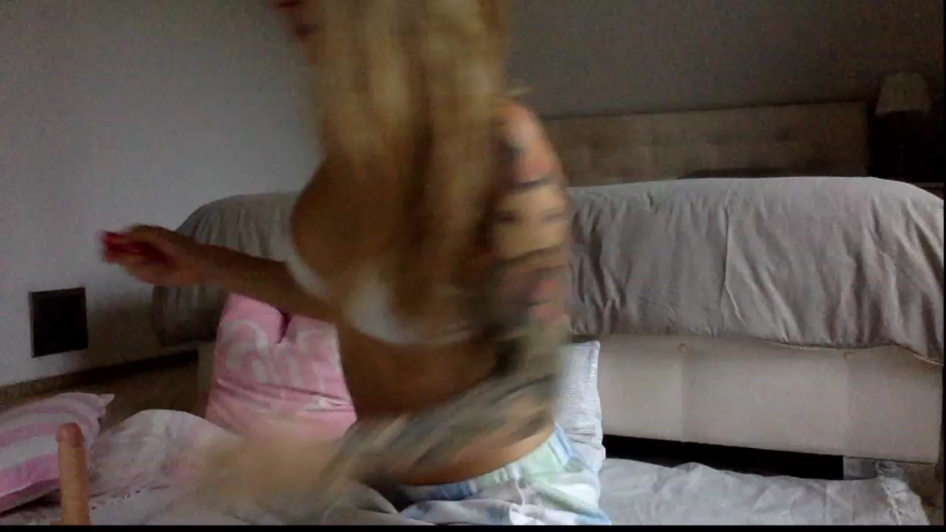 Gallery image thumbnail from OliviePaige's myfreecams stream on, 12/14/2023, 10:39 image 10 of 20