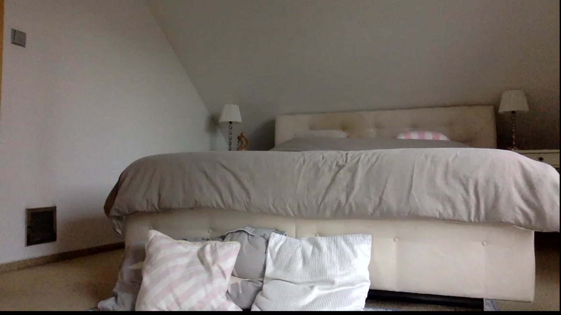 Gallery image thumbnail from OliviePaige's myfreecams stream on, 01/04/2024, 10:23 image 19 of 20