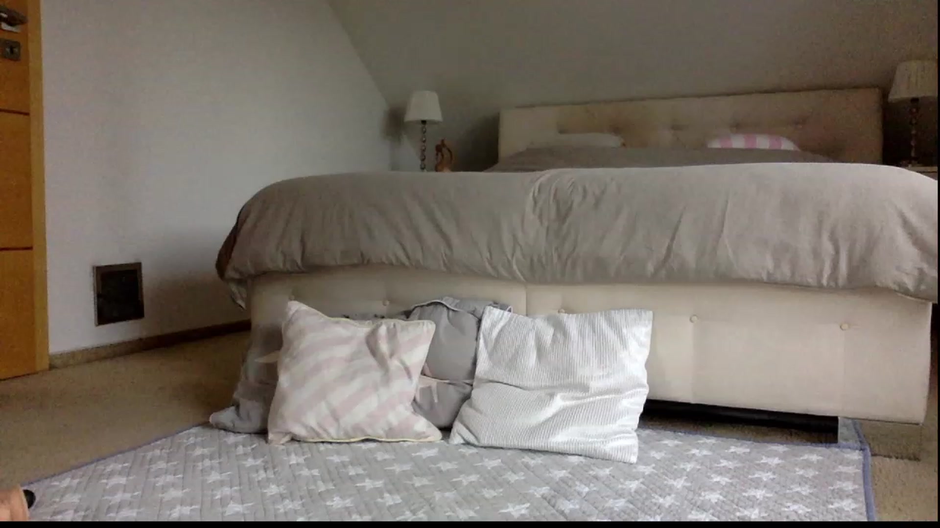 Gallery image thumbnail from OliviePaige's myfreecams stream on, 01/04/2024, 10:23 image 13 of 20