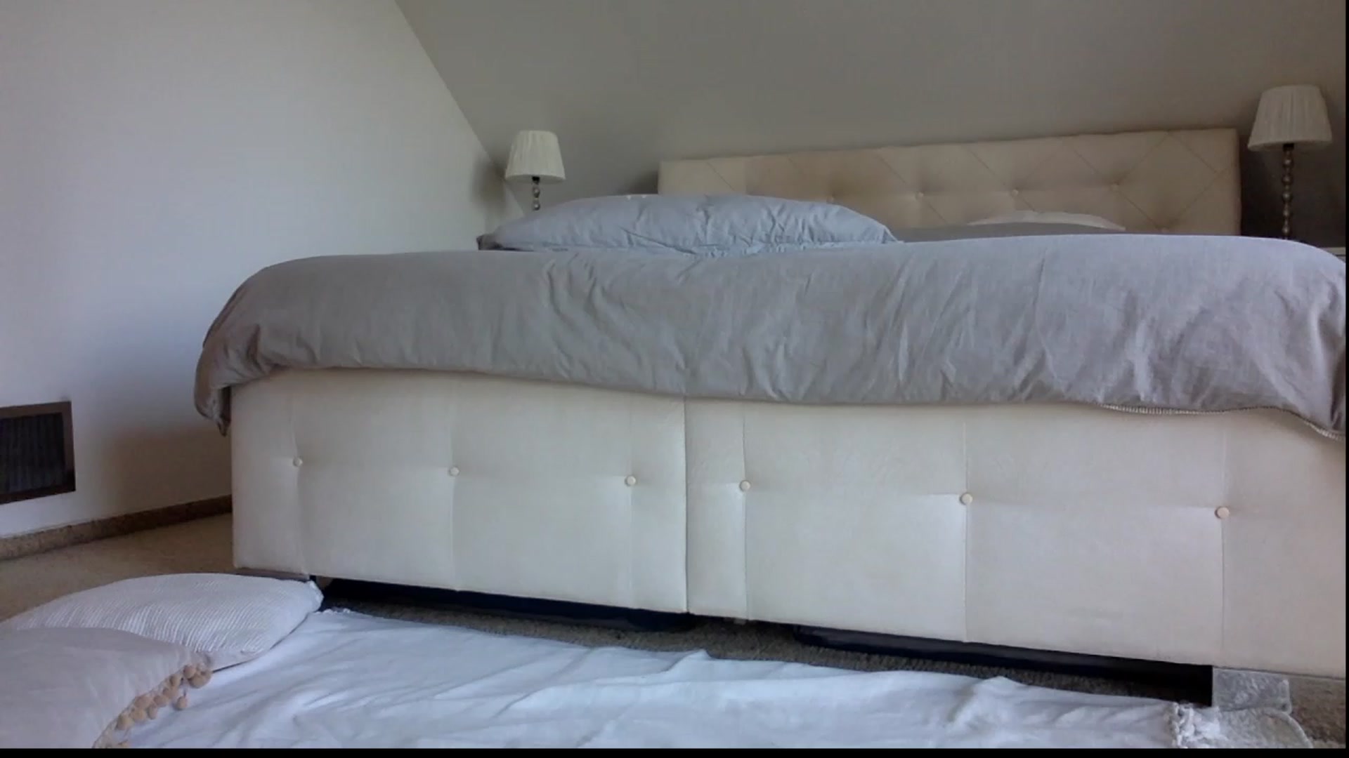 Gallery image thumbnail from OliviePaige's myfreecams stream on, 01/15/2024, 10:29 image 10 of 20