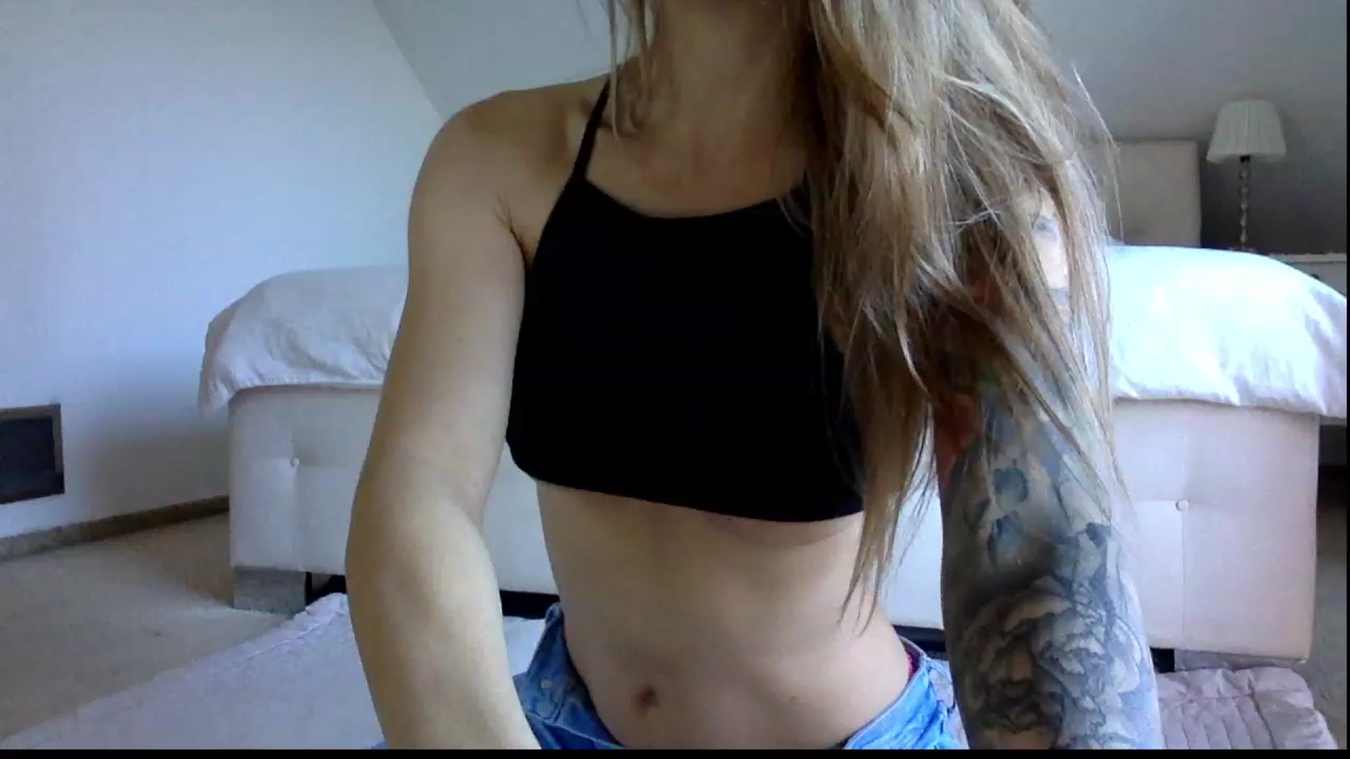 Gallery image thumbnail from OliviePaige's myfreecams stream on, 01/29/2024, 10:09 image 8 of 20
