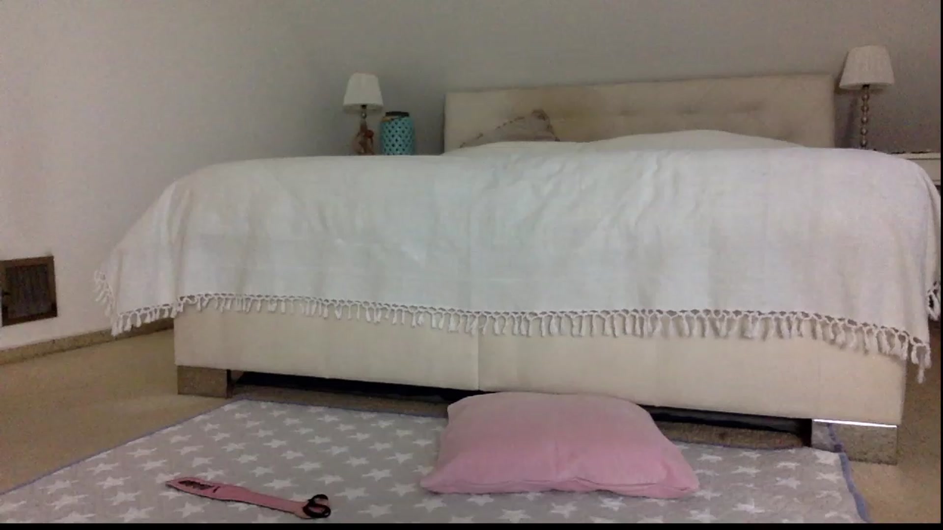 Gallery image thumbnail from OliviePaige's myfreecams stream on, 02/21/2024, 16:42 image 3 of 20